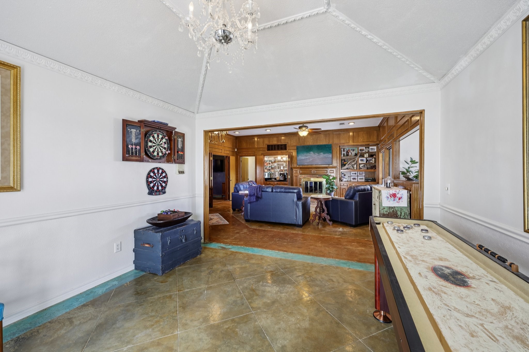 10202 Chisholm Trail