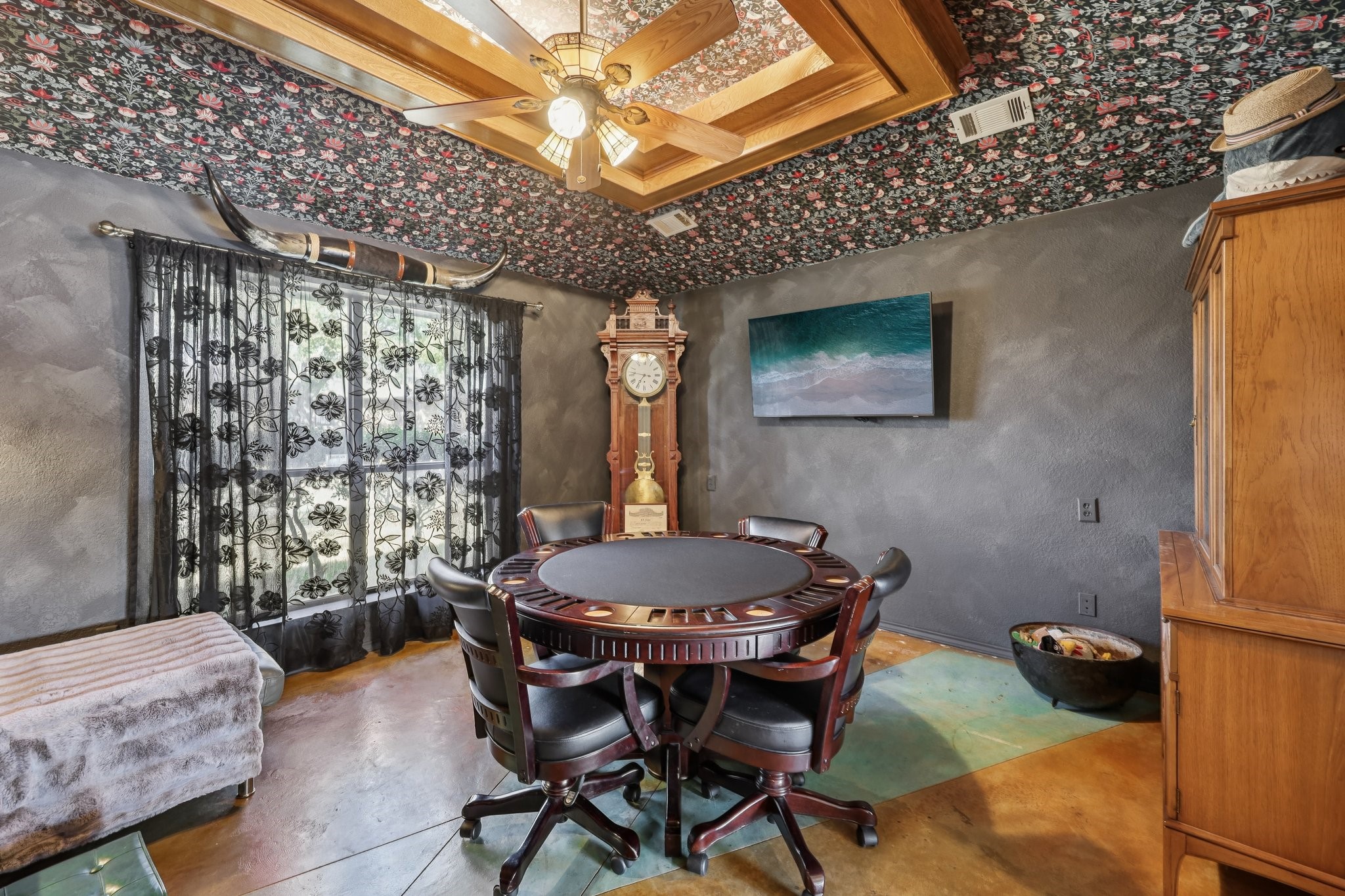 10202 Chisholm Trail