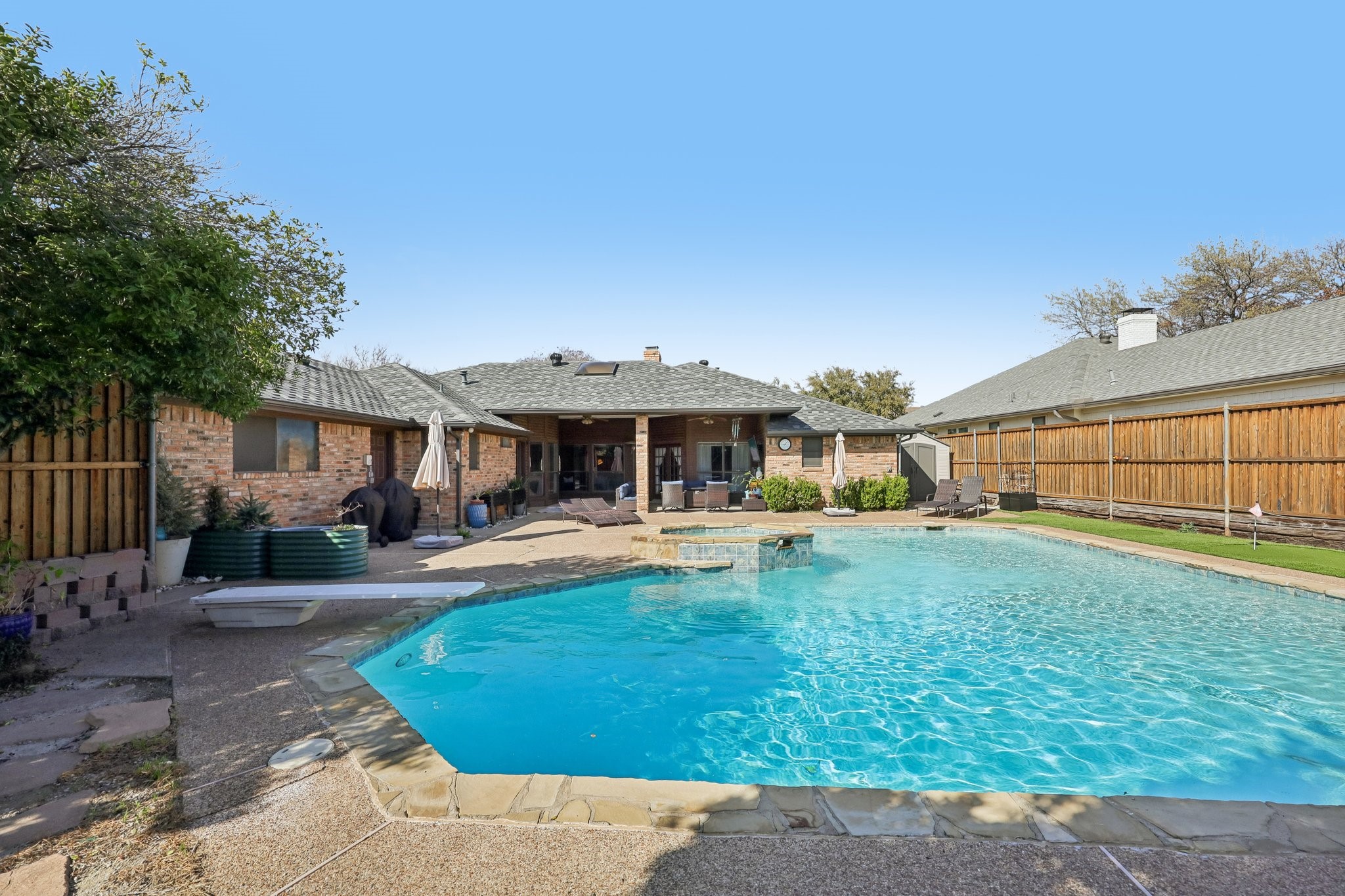 10202 Chisholm Trail