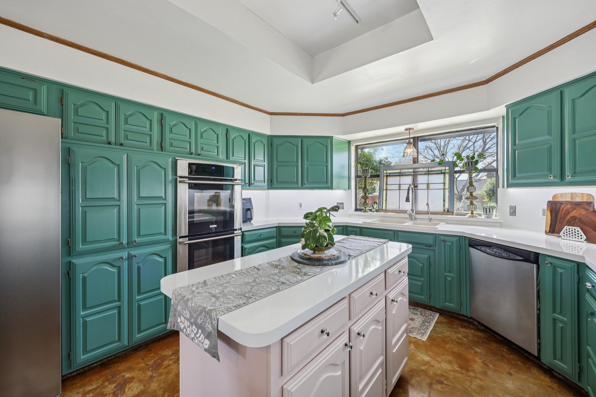 10202 Chisholm Trail