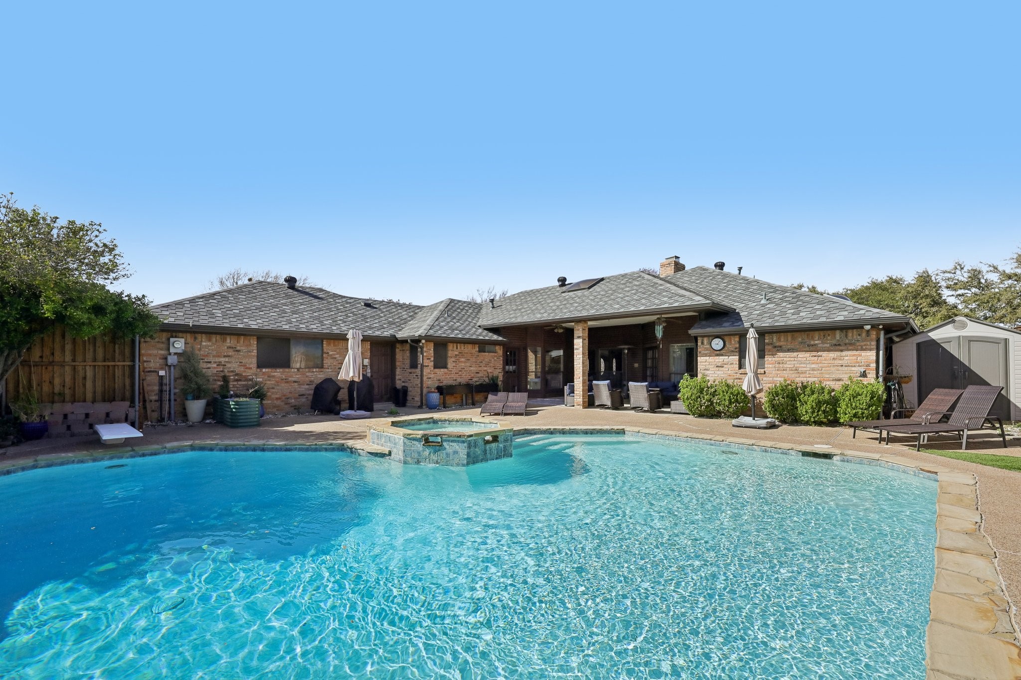 10202 Chisholm Trail