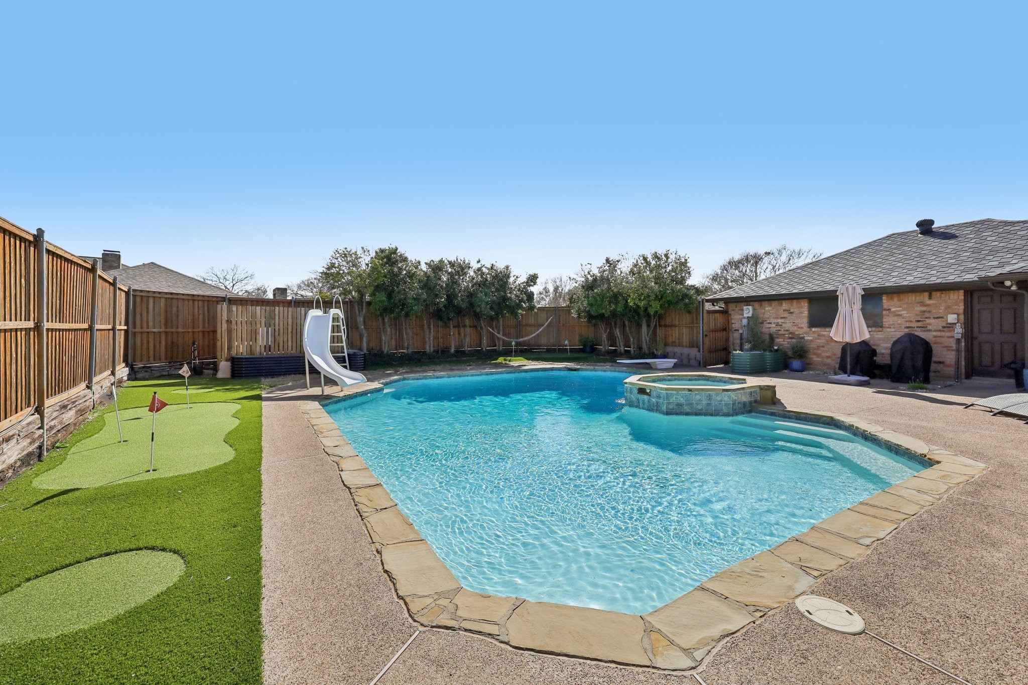 10202 Chisholm Trail