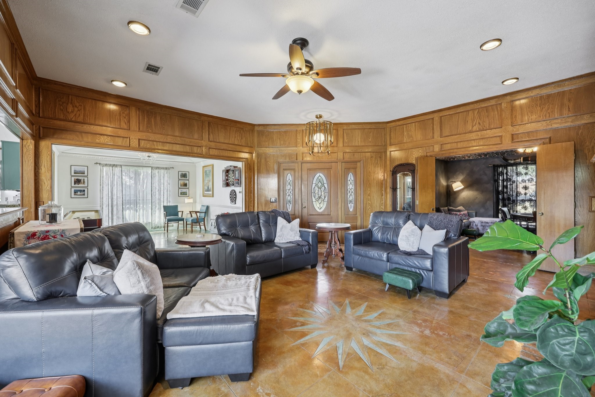 10202 Chisholm Trail