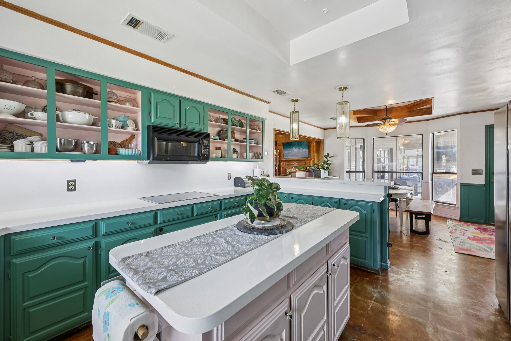 10202 Chisholm Trail