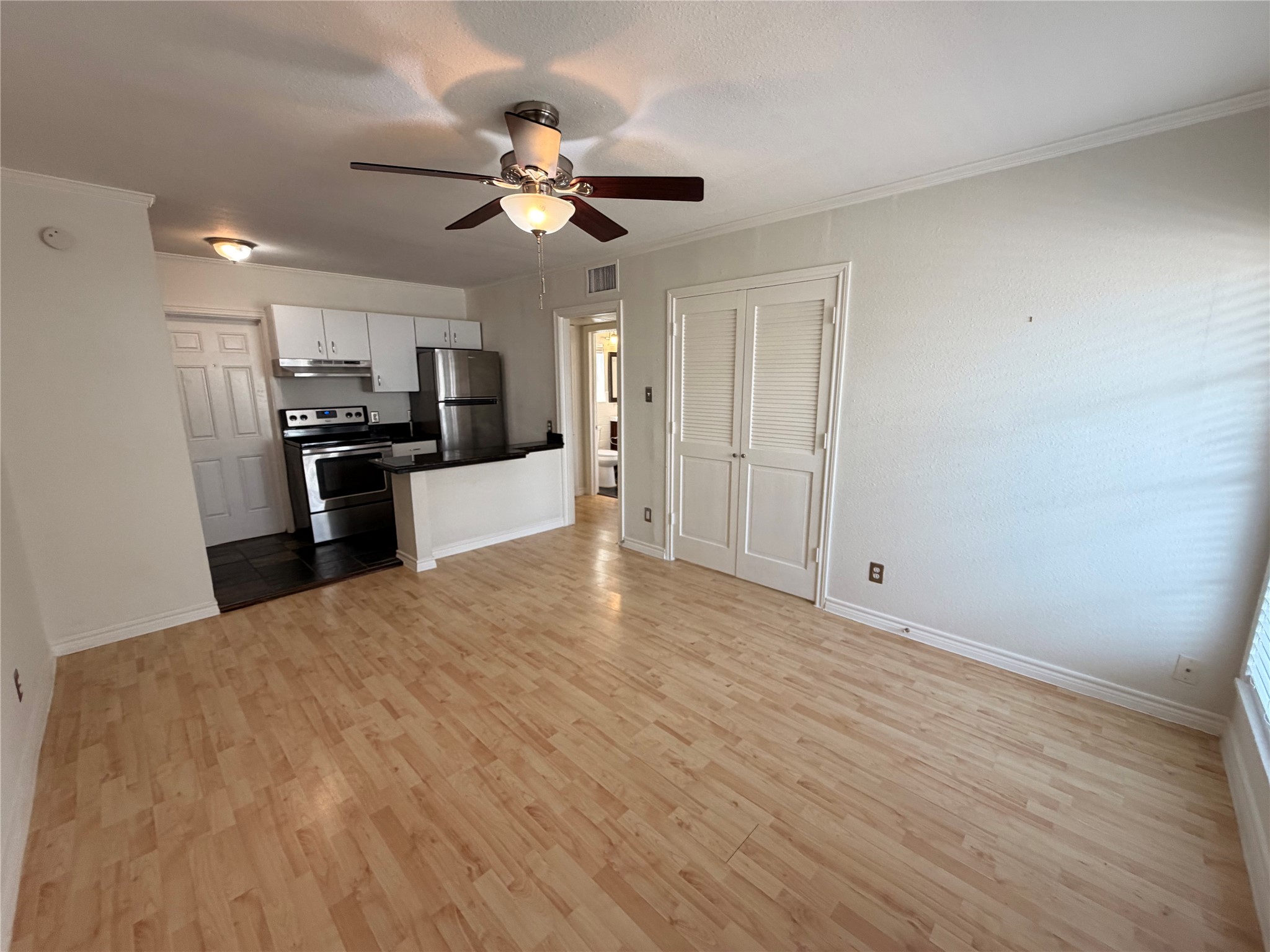 4101 Douglas Avenue 102