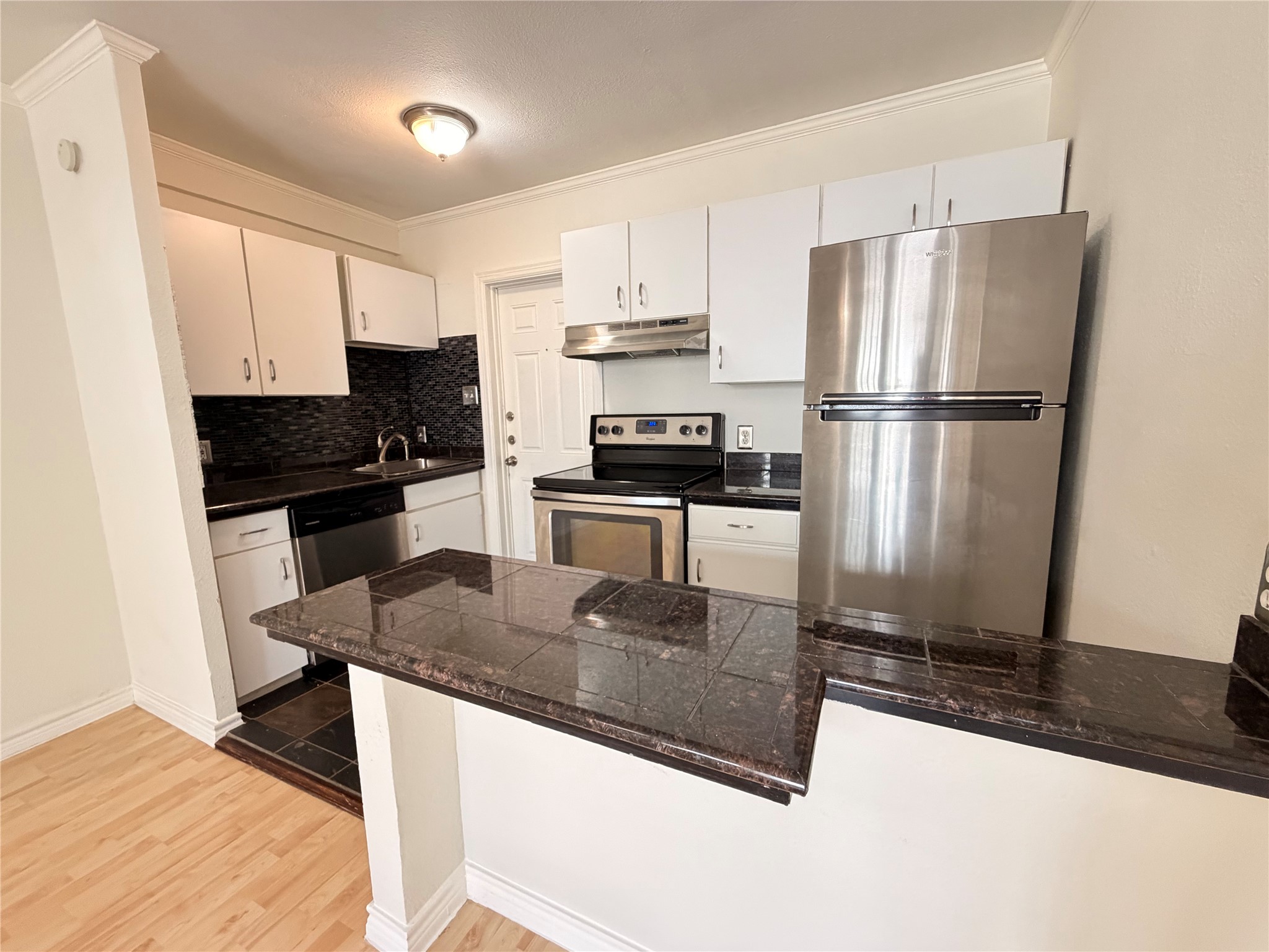 4101 Douglas Avenue 102