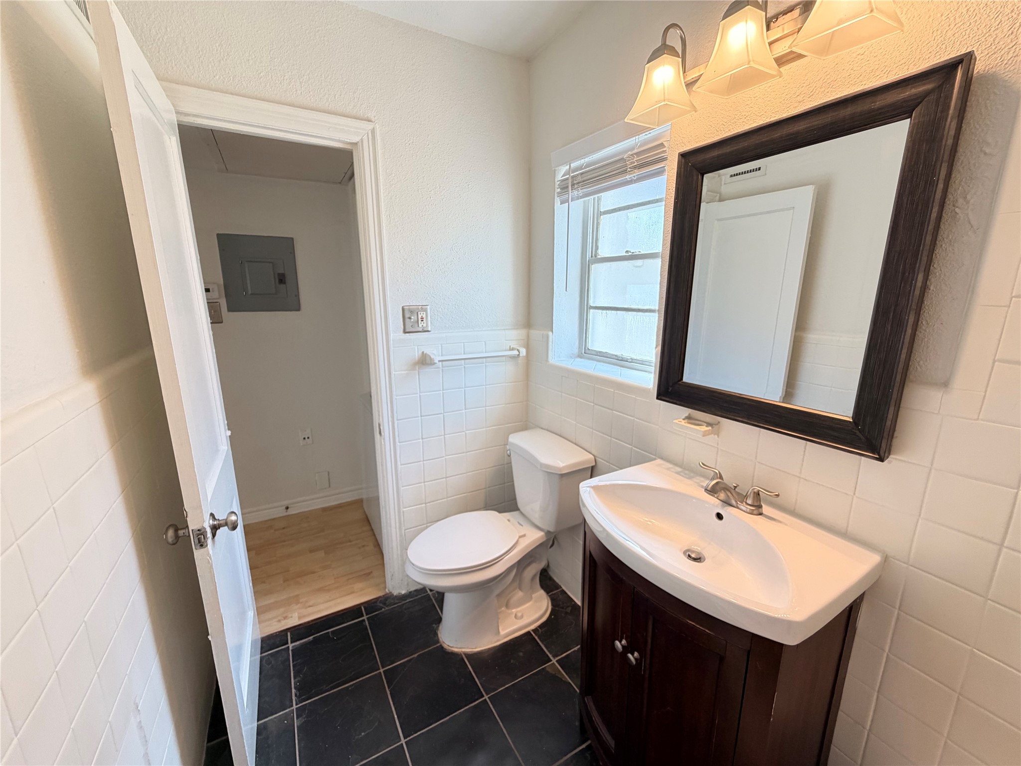 4101 Douglas Avenue 102