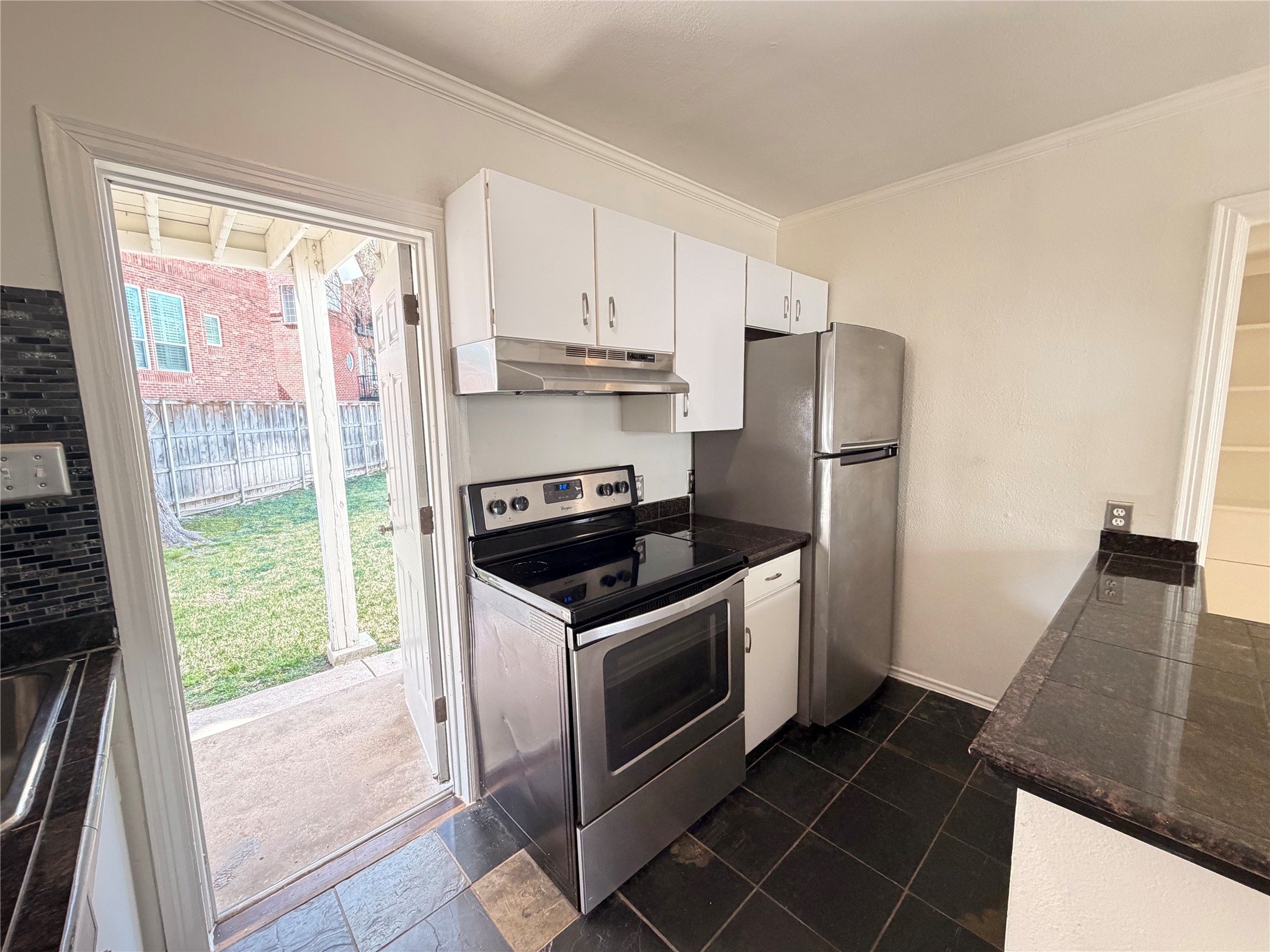4101 Douglas Avenue 102