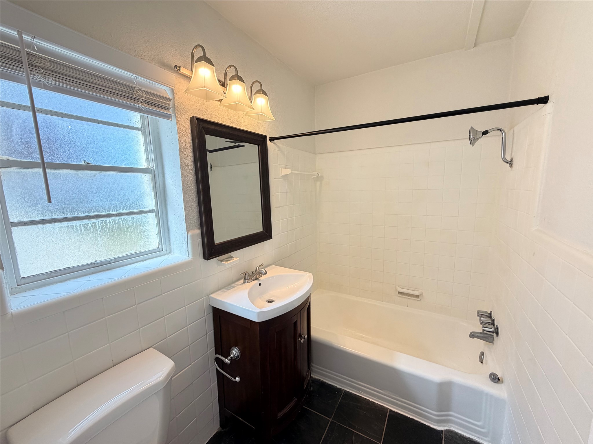 4101 Douglas Avenue 102