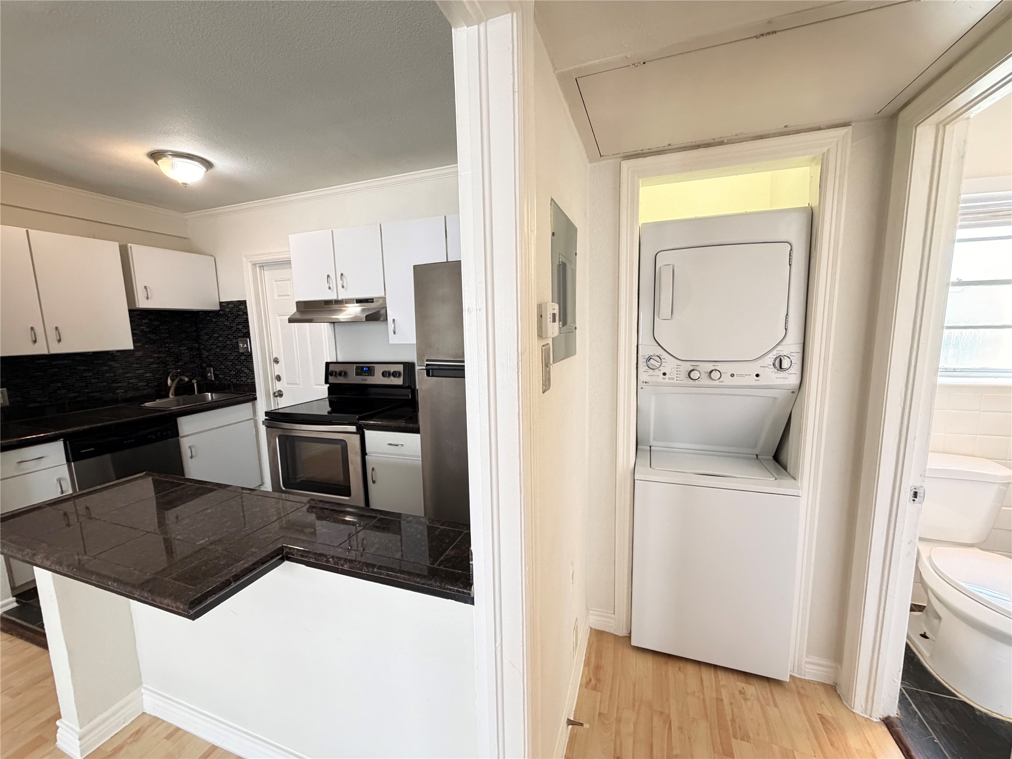 4101 Douglas Avenue 102