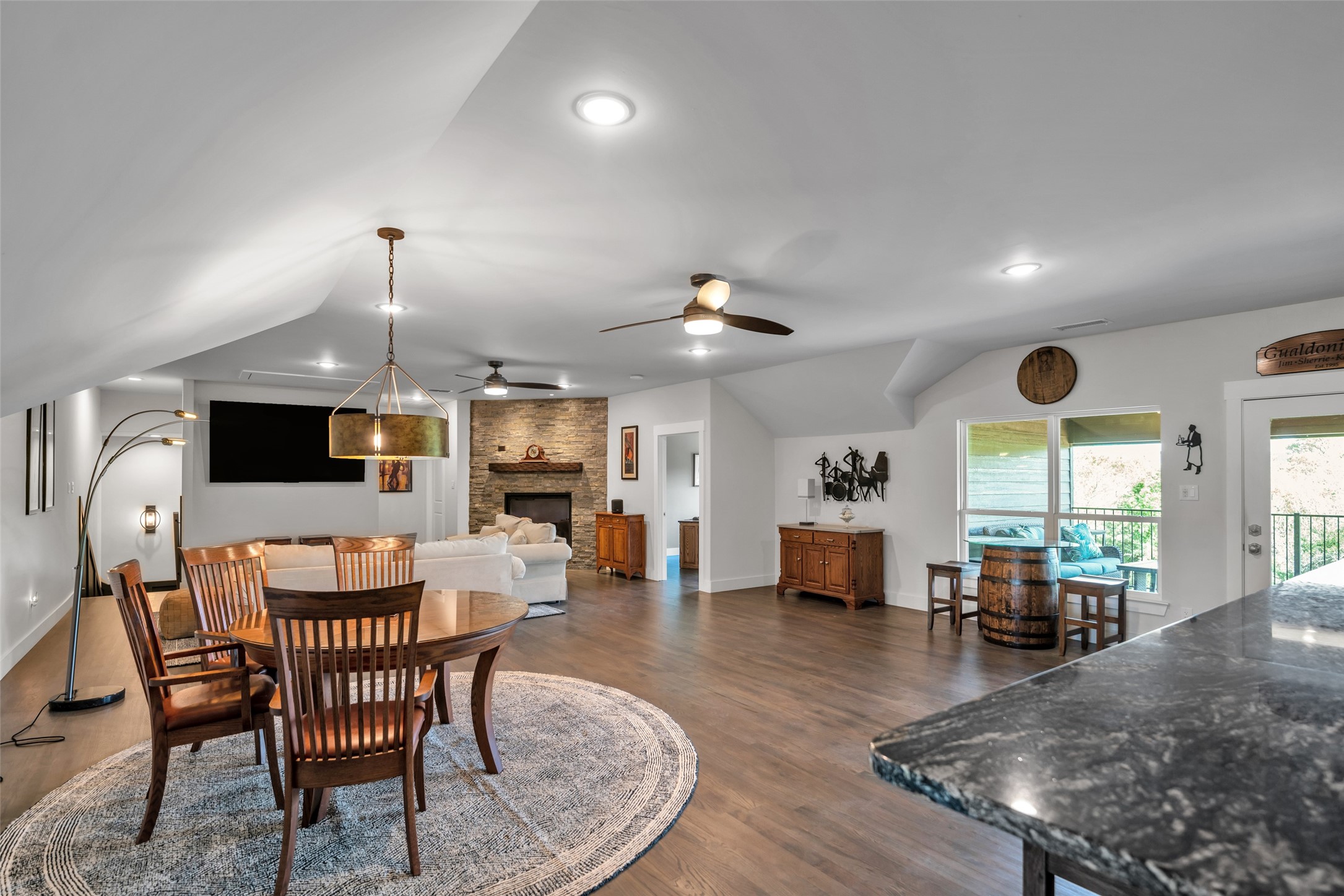 2286 White Stag Road