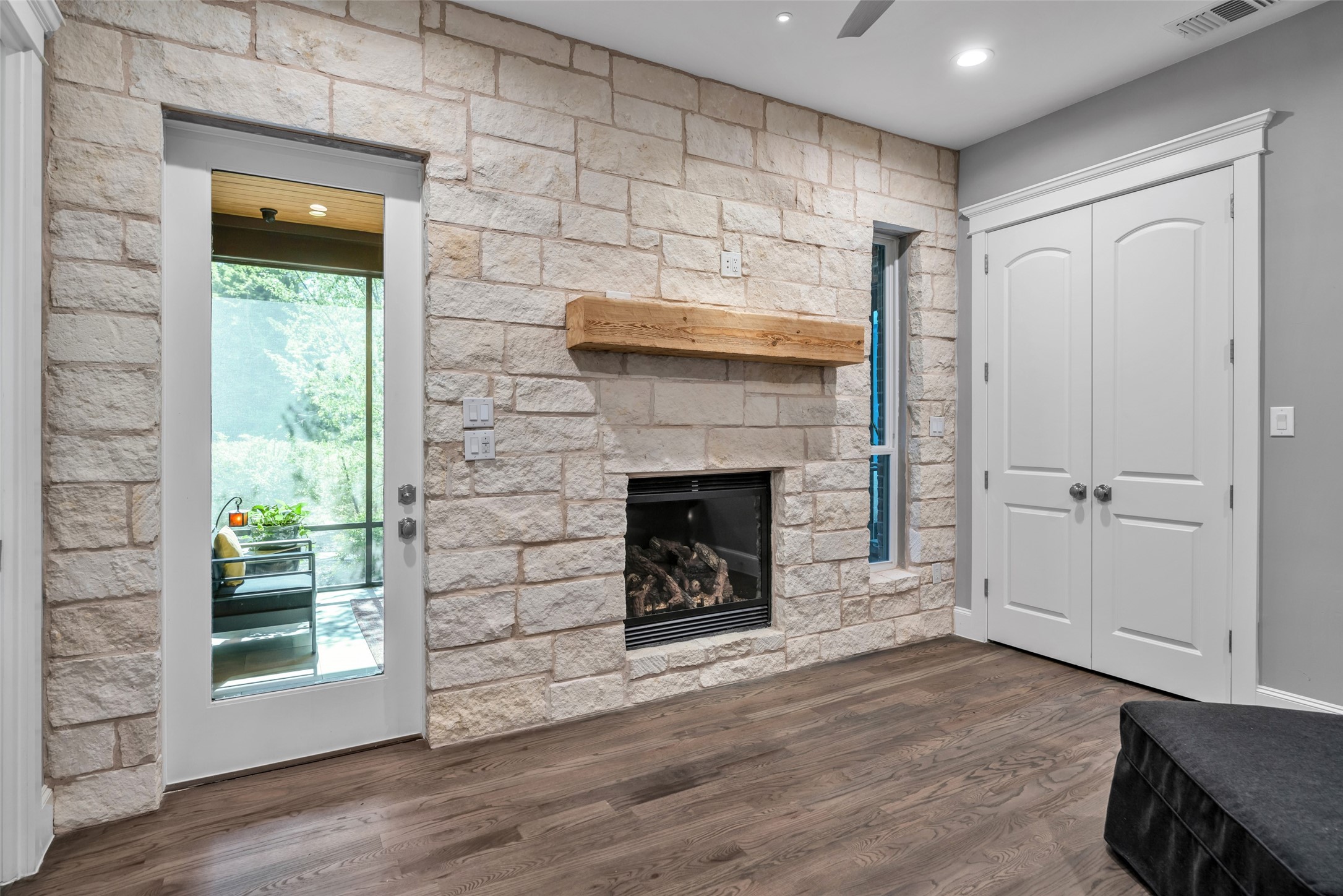 2286 White Stag Road