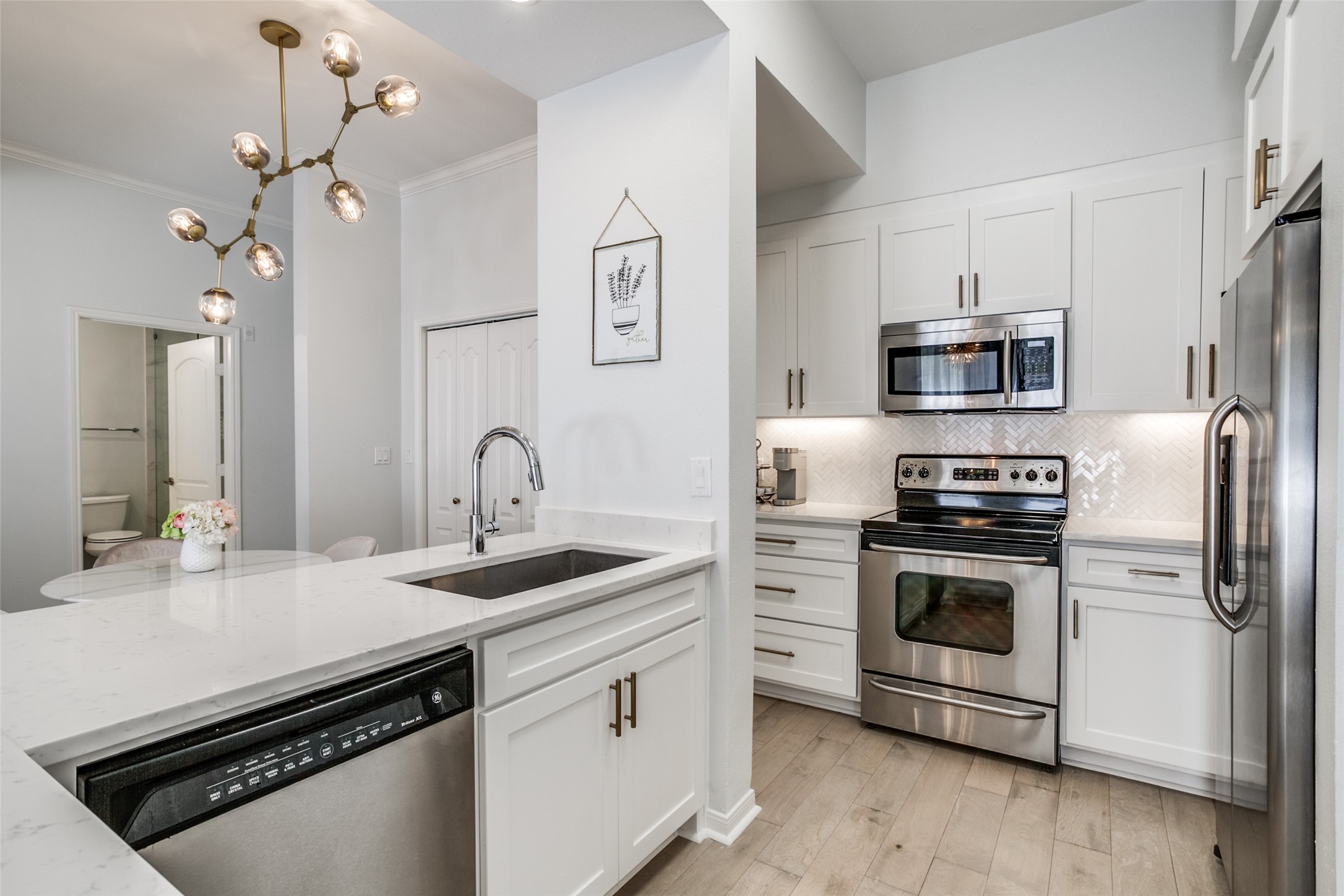 3225 Turtle Creek Boulevard 220