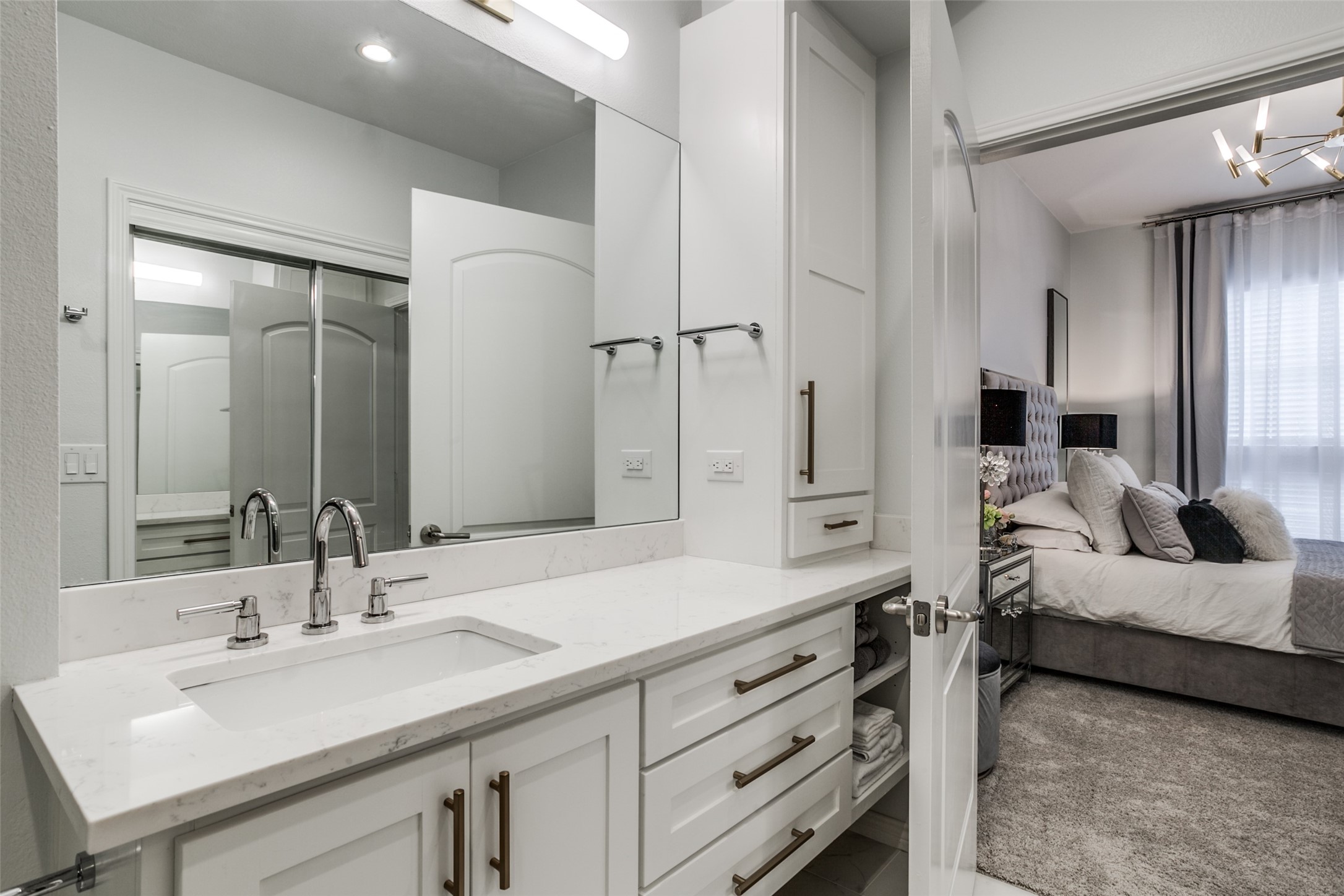 3225 Turtle Creek Boulevard 220
