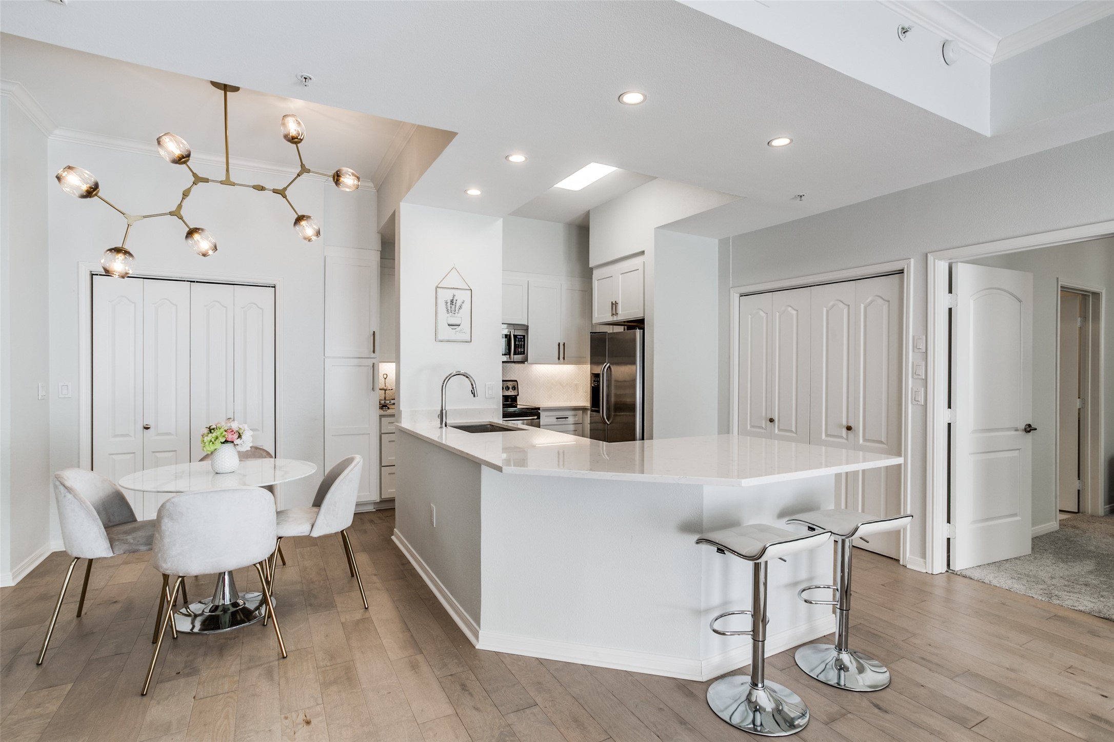 3225 Turtle Creek Boulevard 220