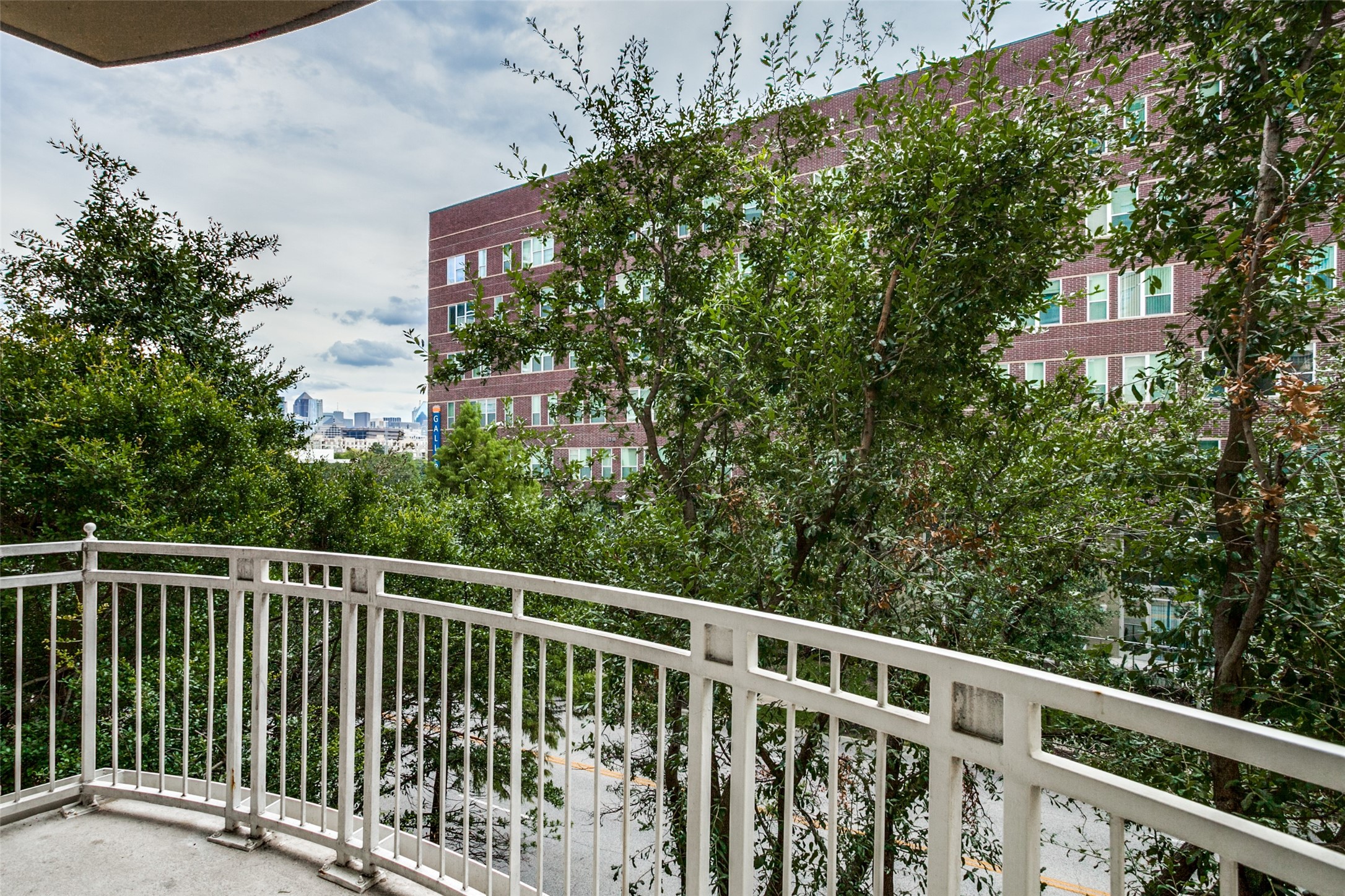 3225 Turtle Creek Boulevard 220