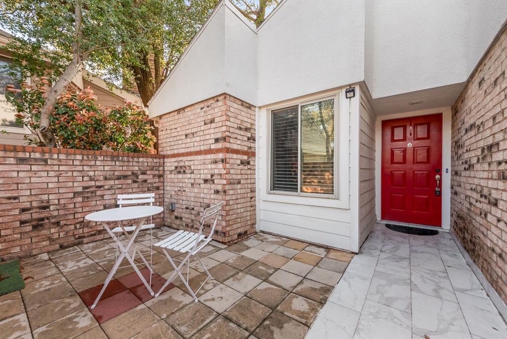 2705 Keller Springs Court