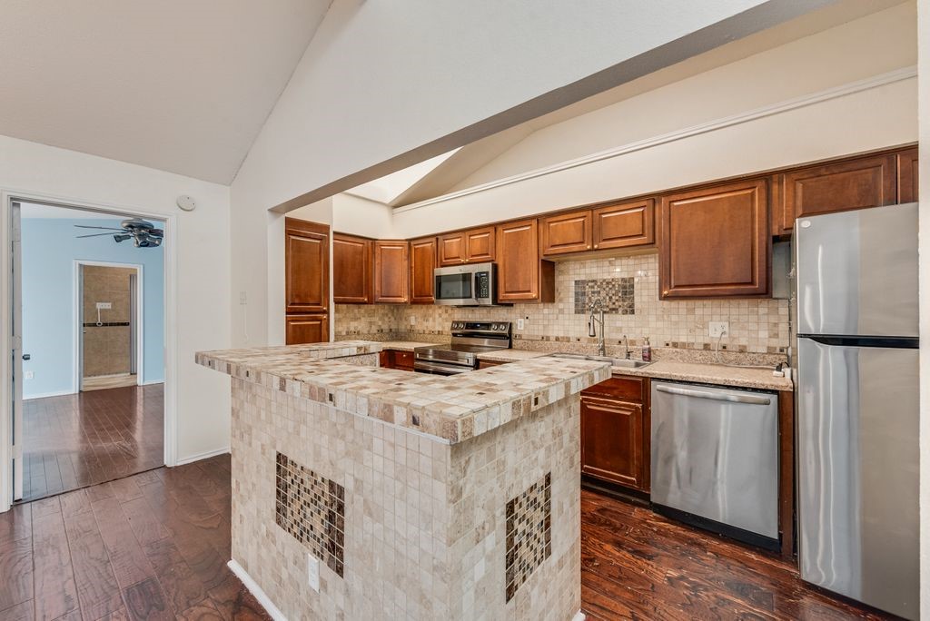 2705 Keller Springs Court