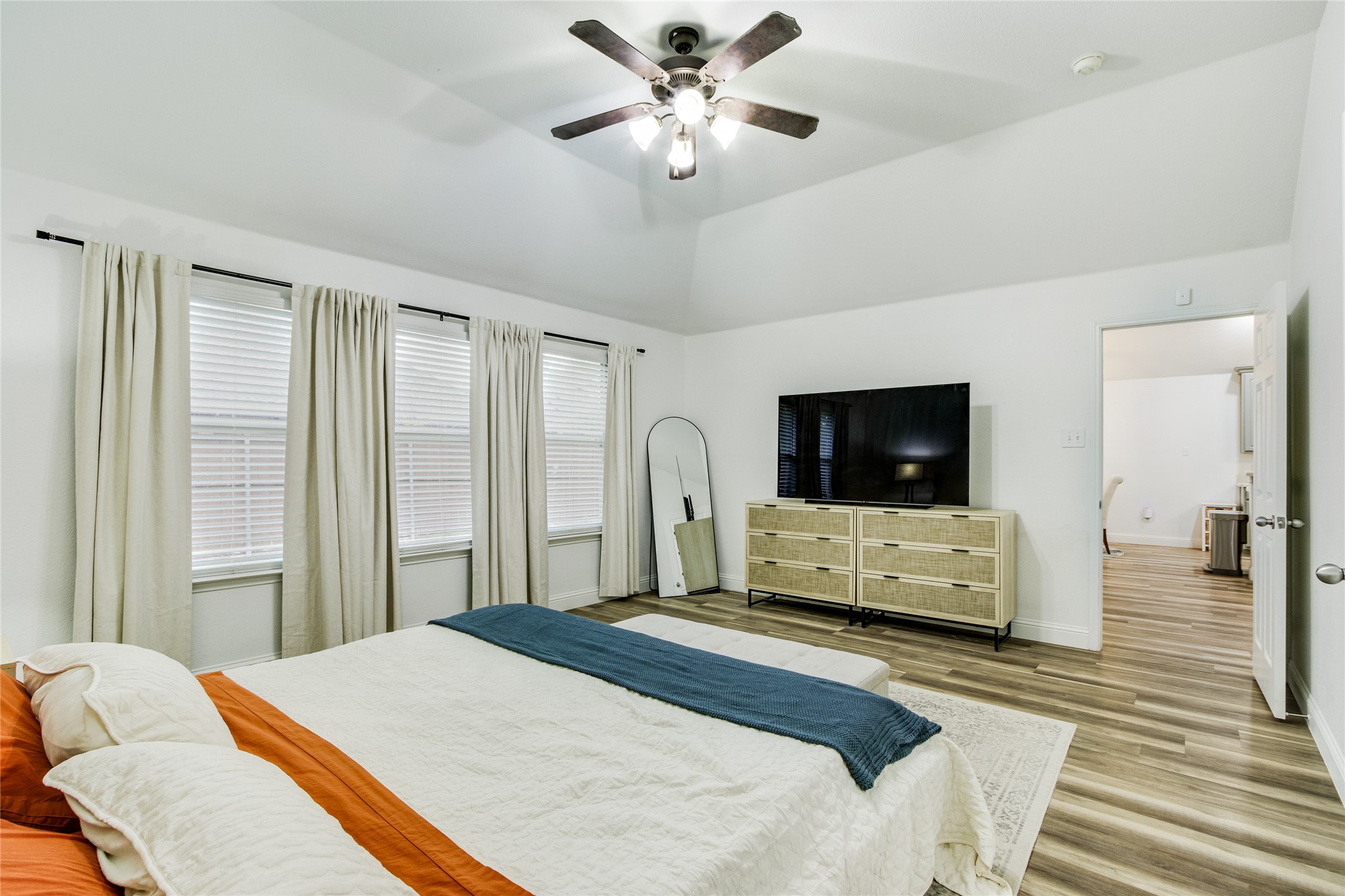 8000 Heritage Palms Trail
