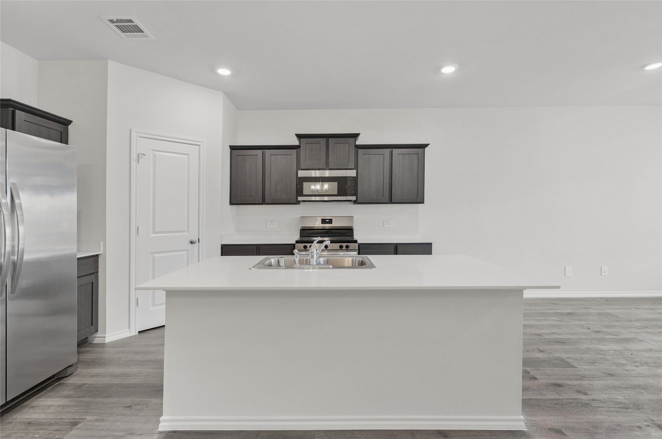 3422 TOMAHAWK Drive