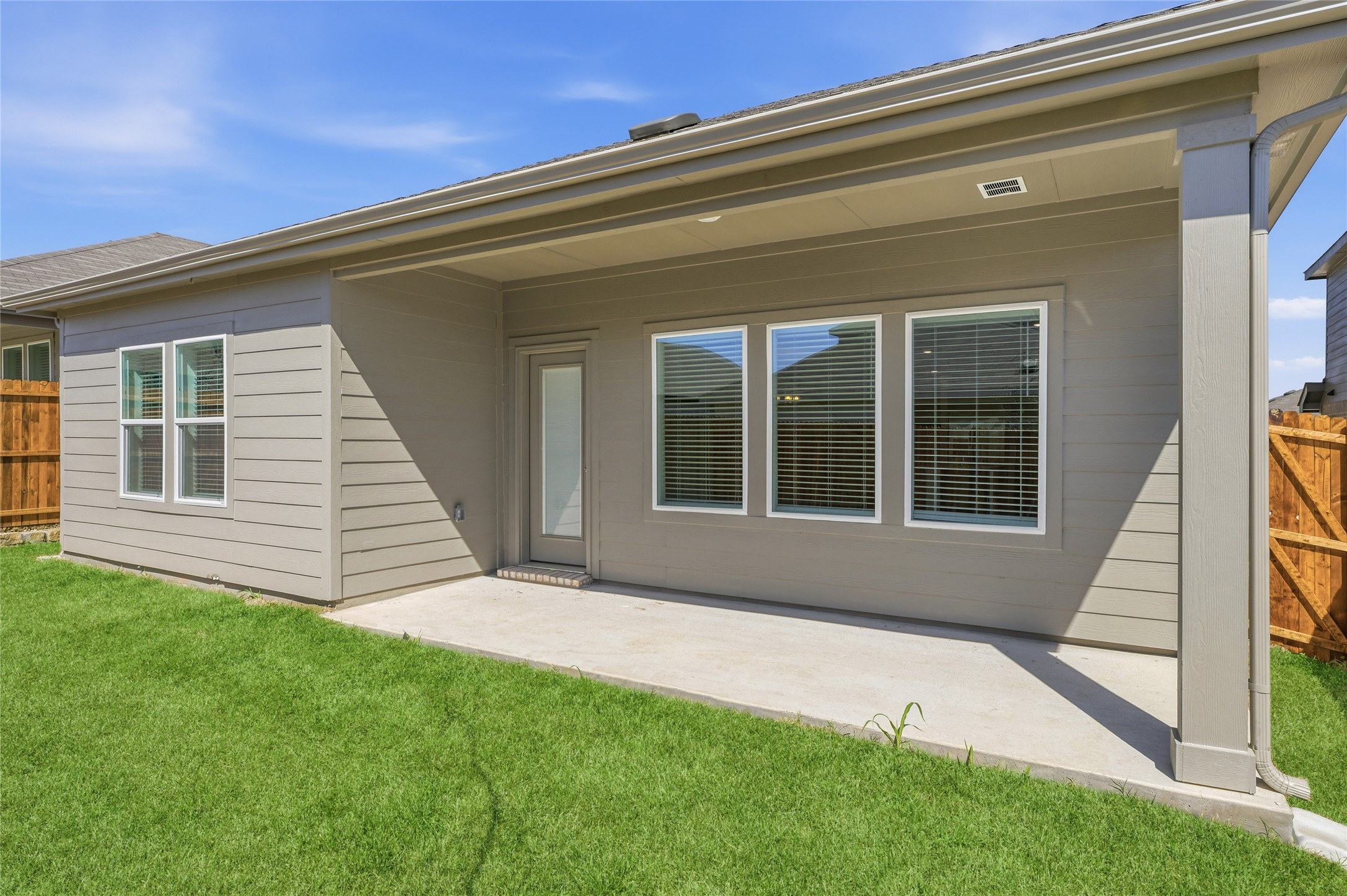 3422 TOMAHAWK Drive