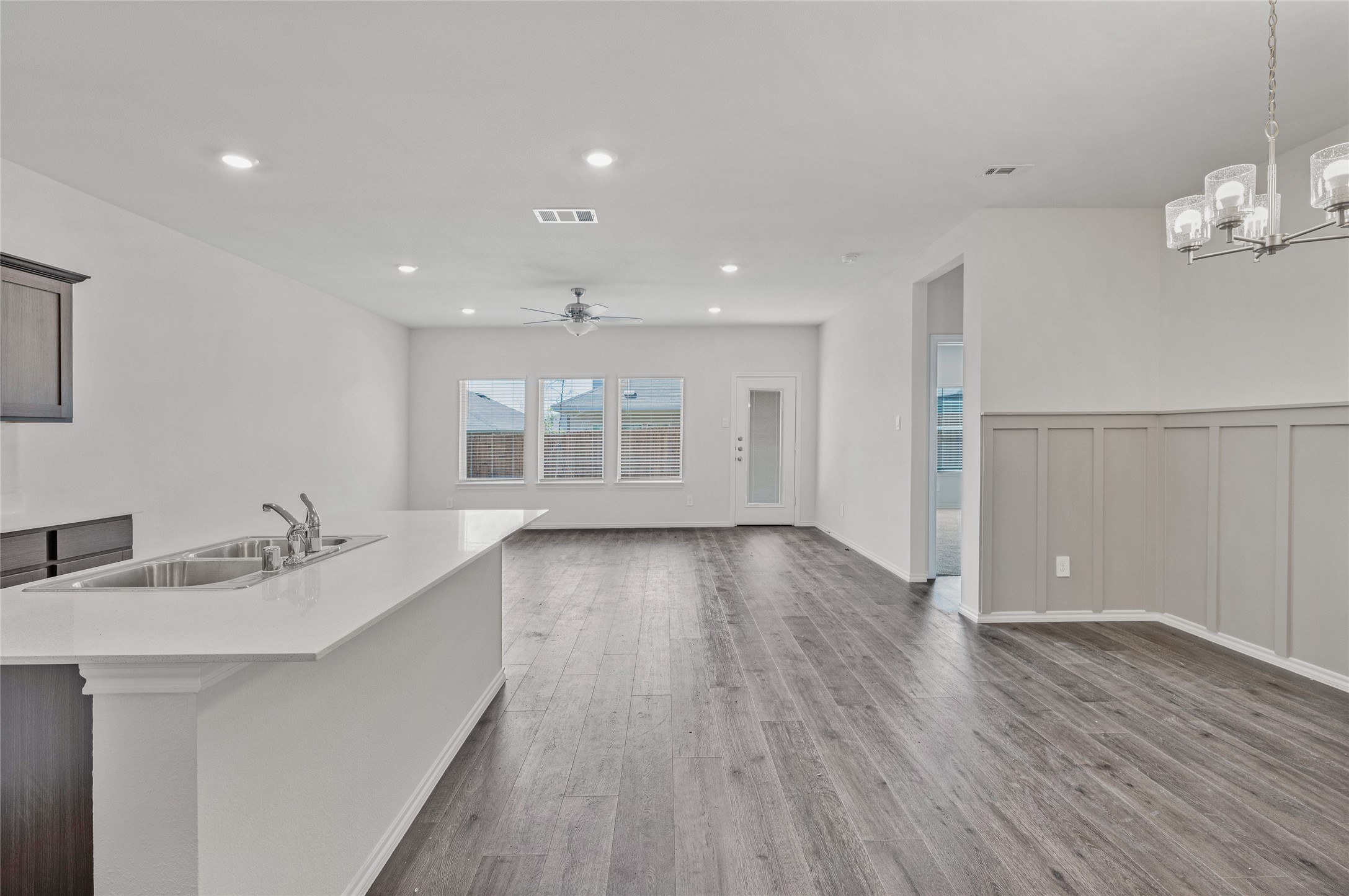 3422 TOMAHAWK Drive