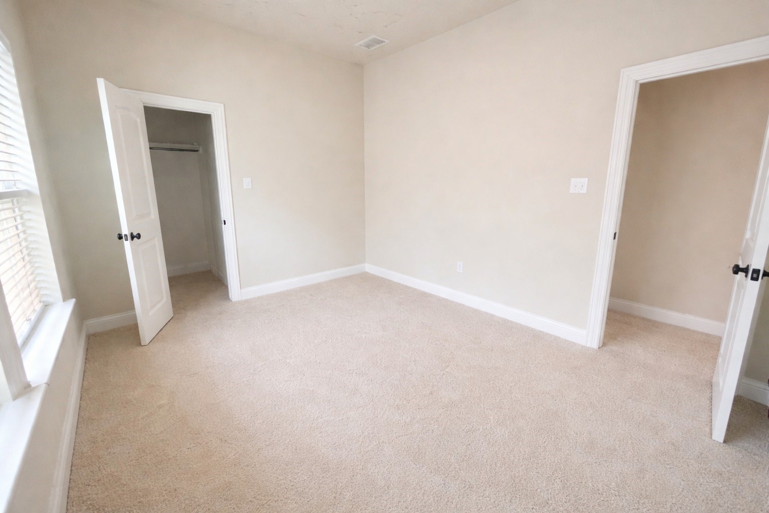 4820 Mulholland Drive