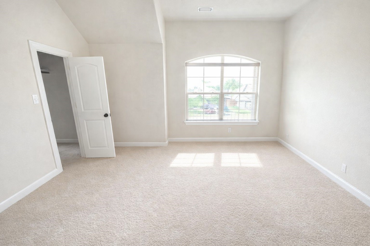 4820 Mulholland Drive