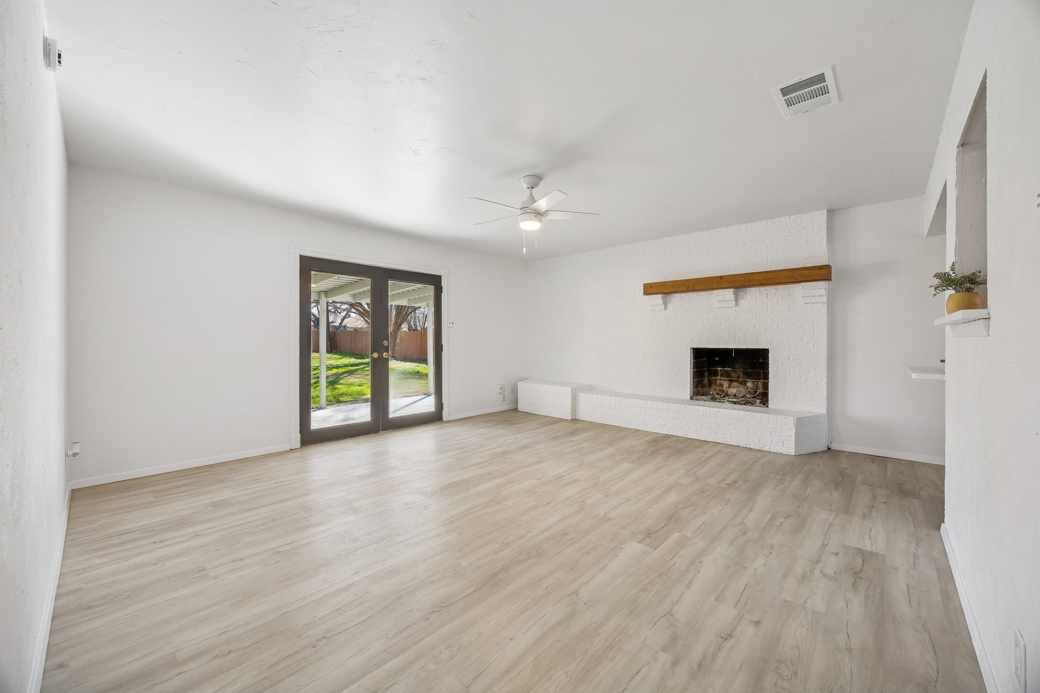 312 E Hampton Road