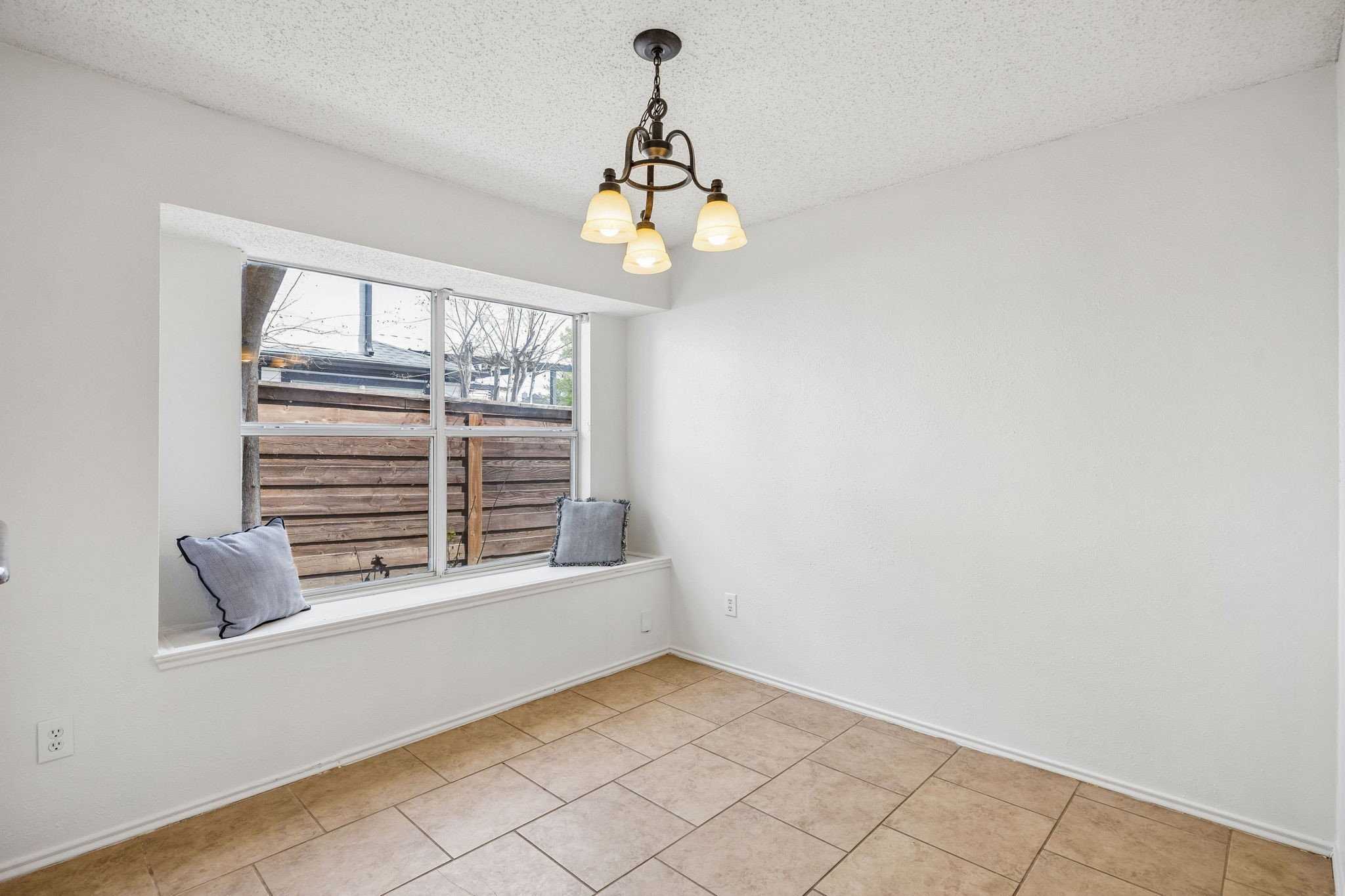 1009 Ridgemont Drive