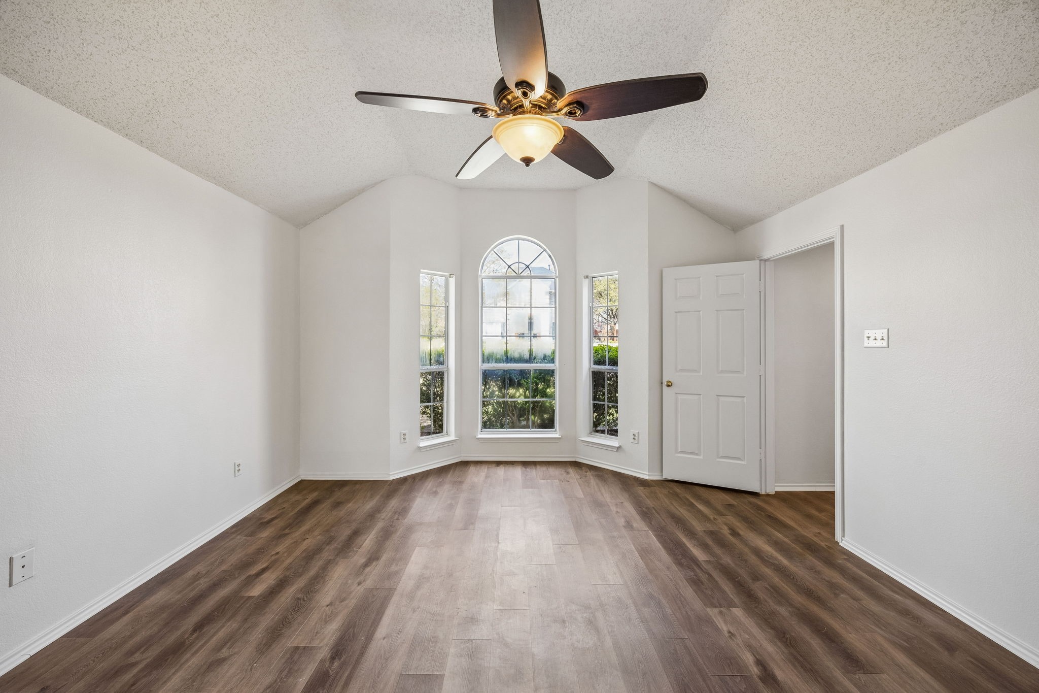 1009 Ridgemont Drive