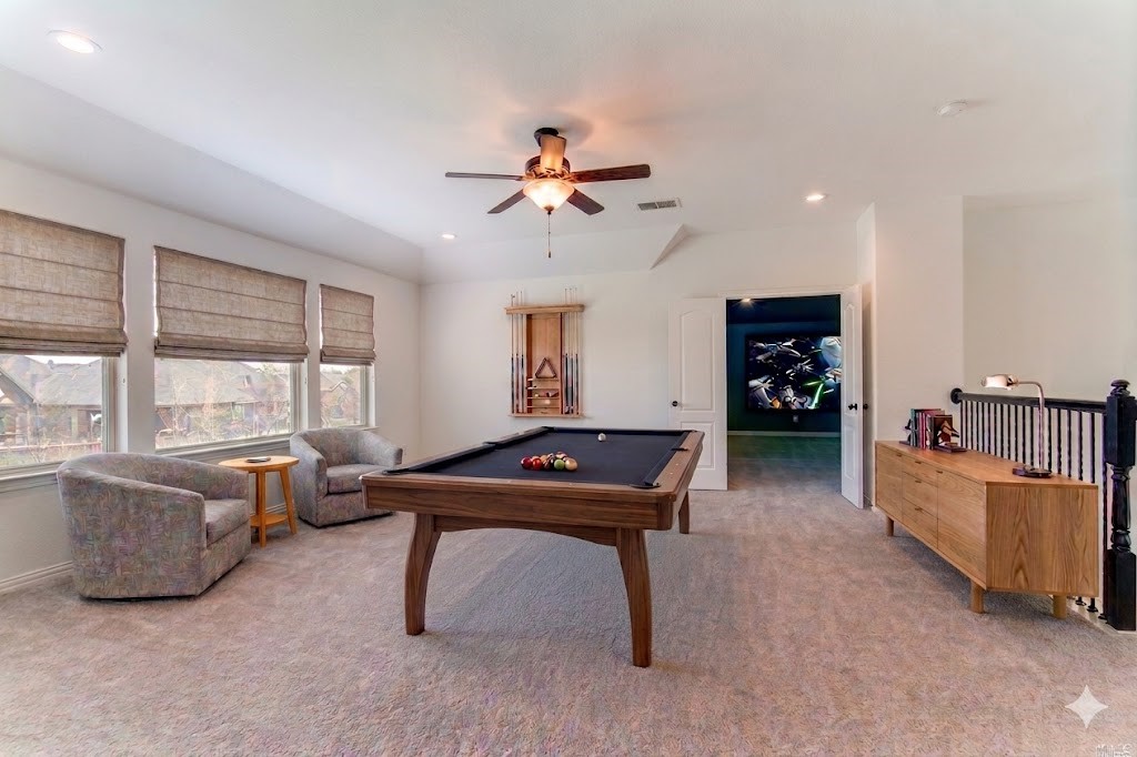 1215 Hundgate Way