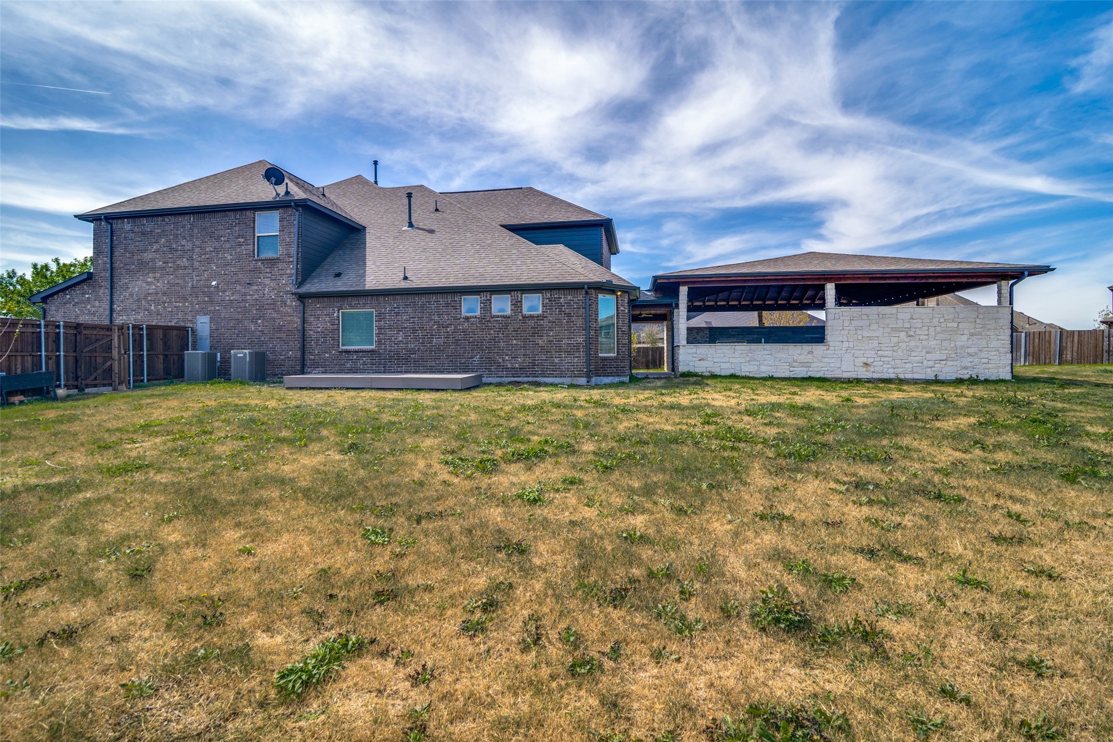 1215 Hundgate Way