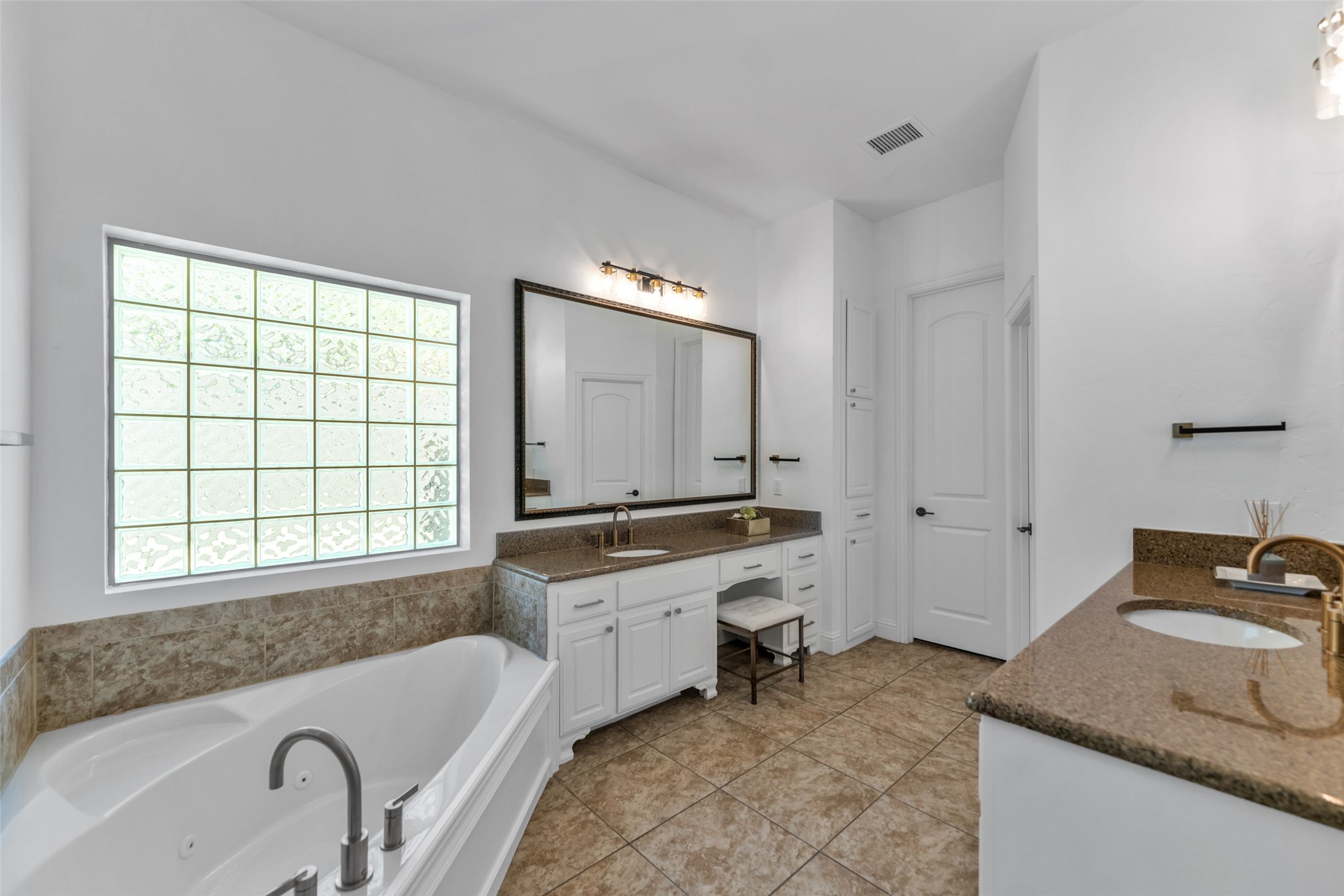3400 Cumberland Lane