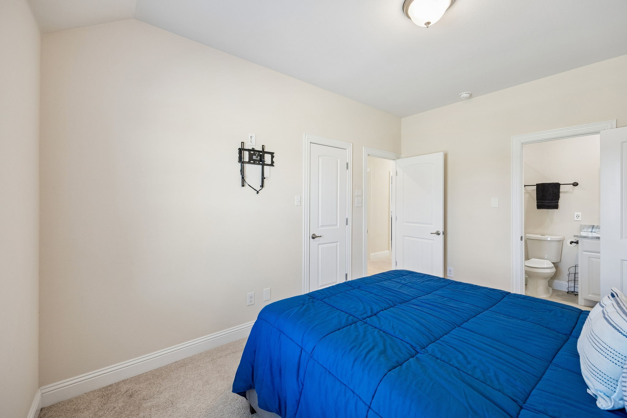 604 Shoreline Ridge Drive