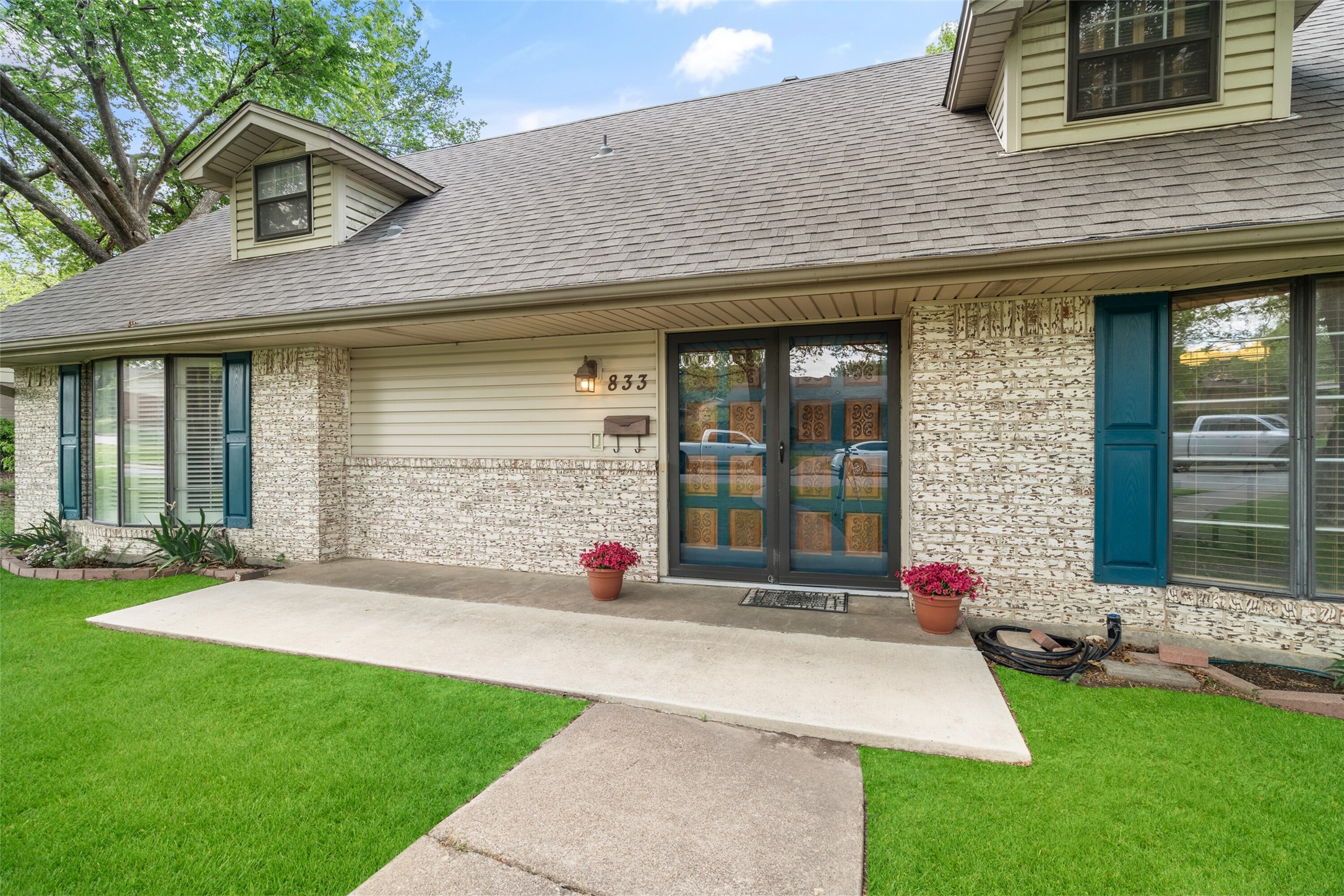 833 Ray Andra Drive