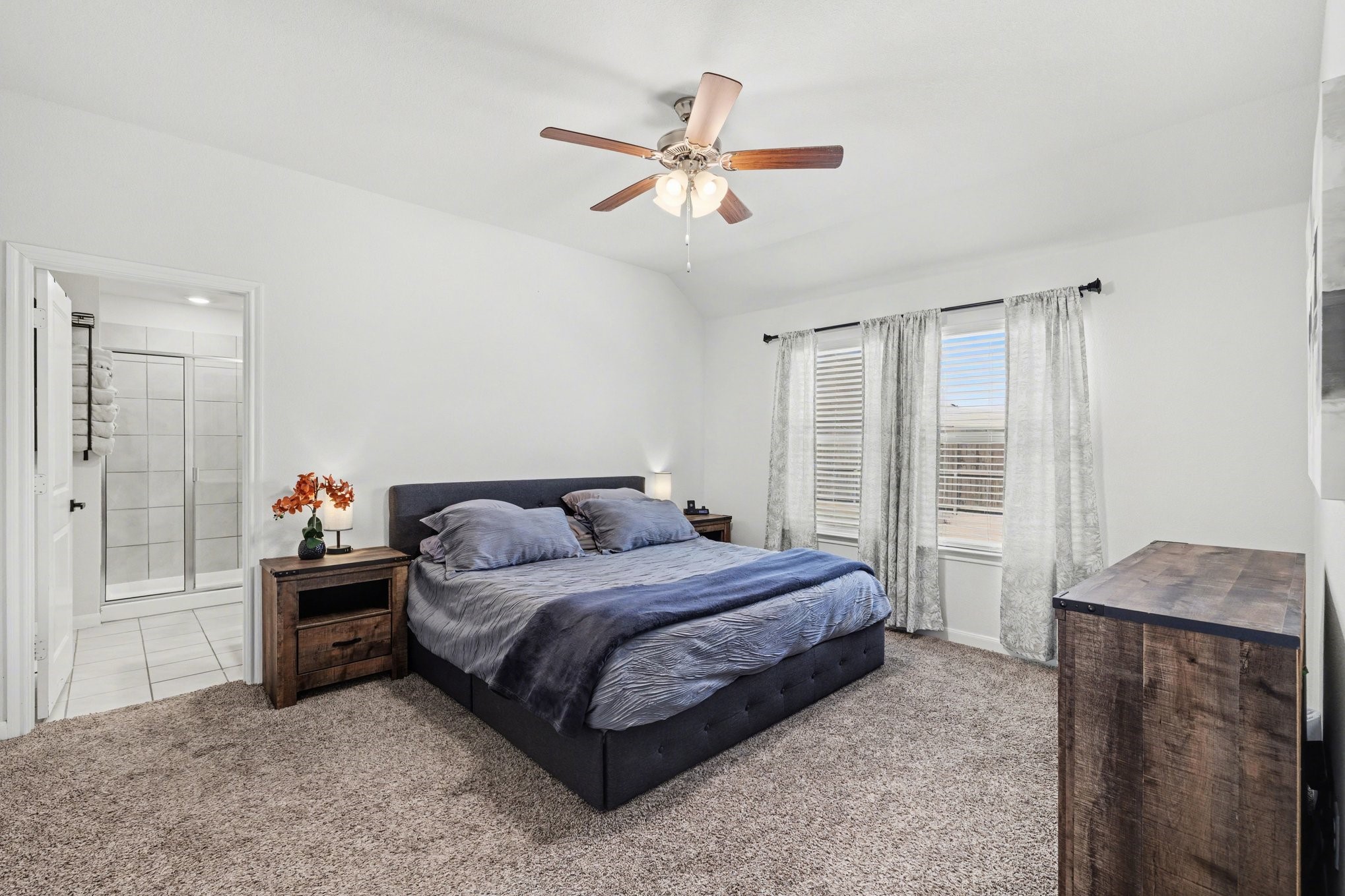 706 Spur Ridge