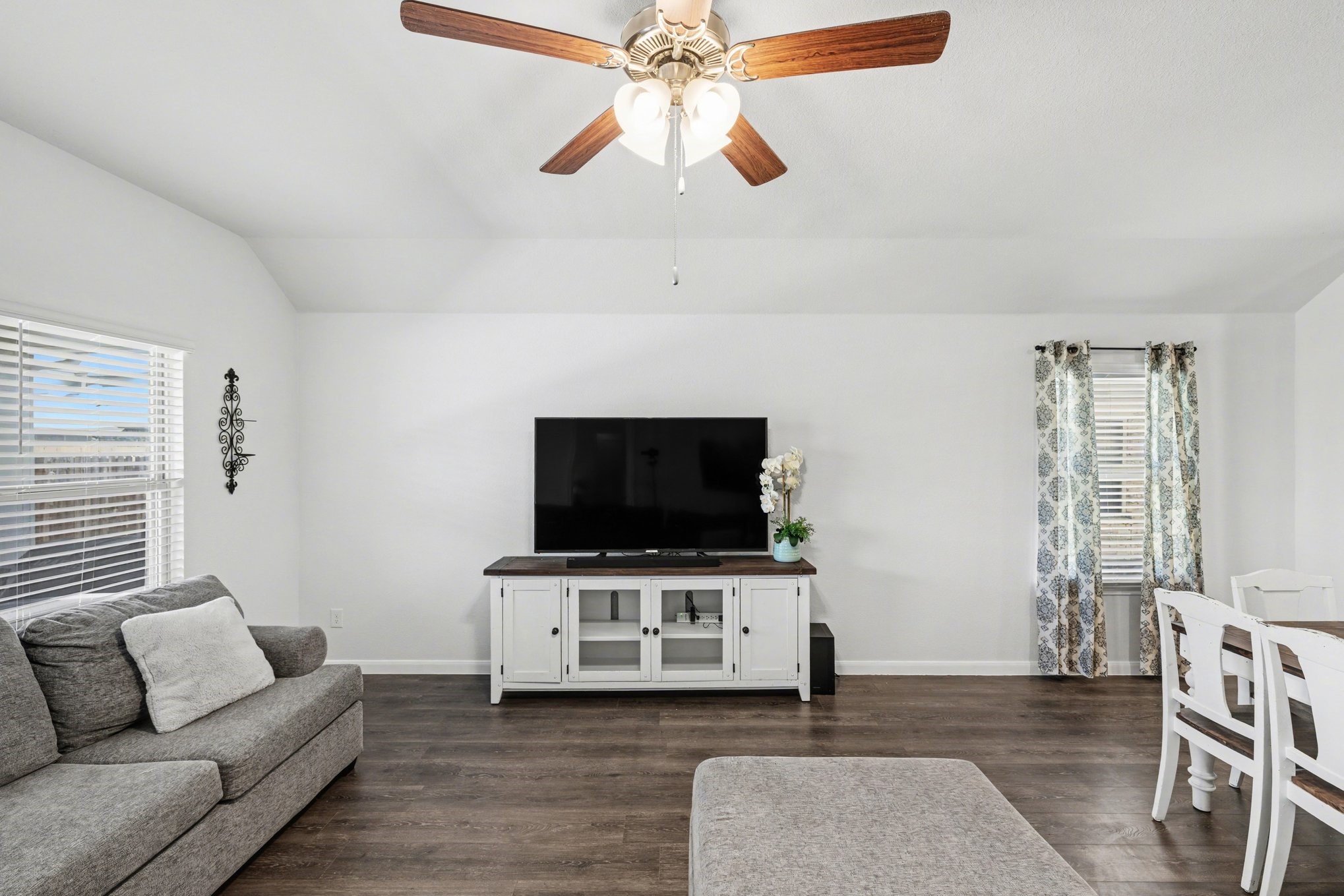 706 Spur Ridge