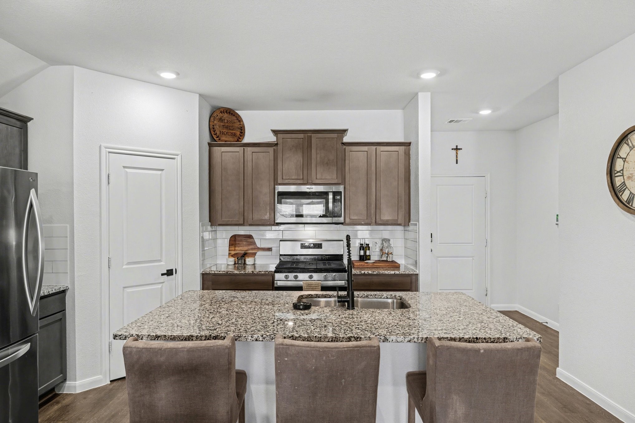 706 Spur Ridge
