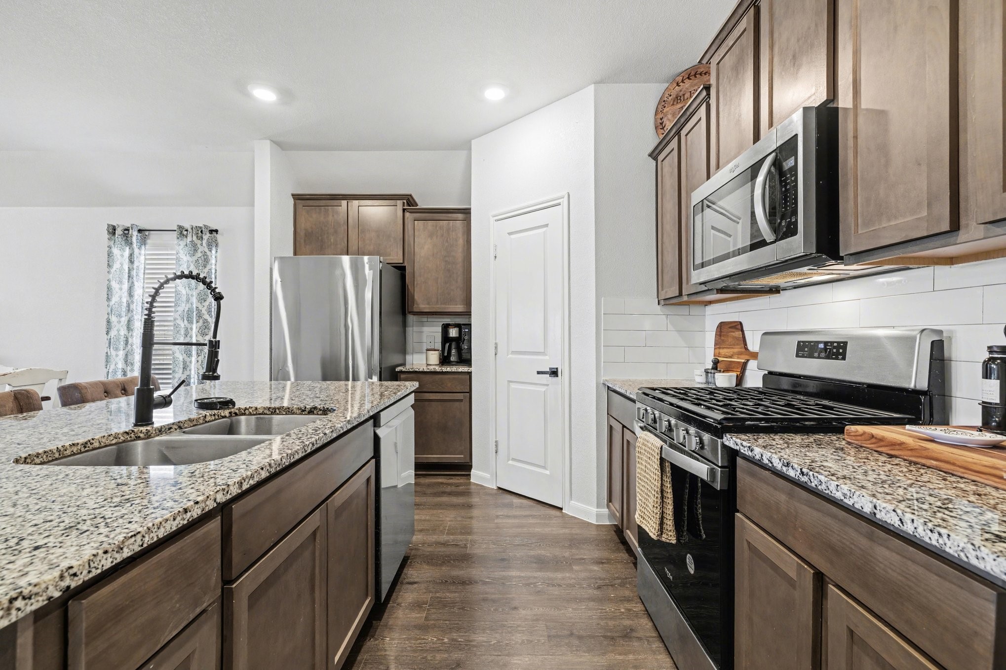 706 Spur Ridge