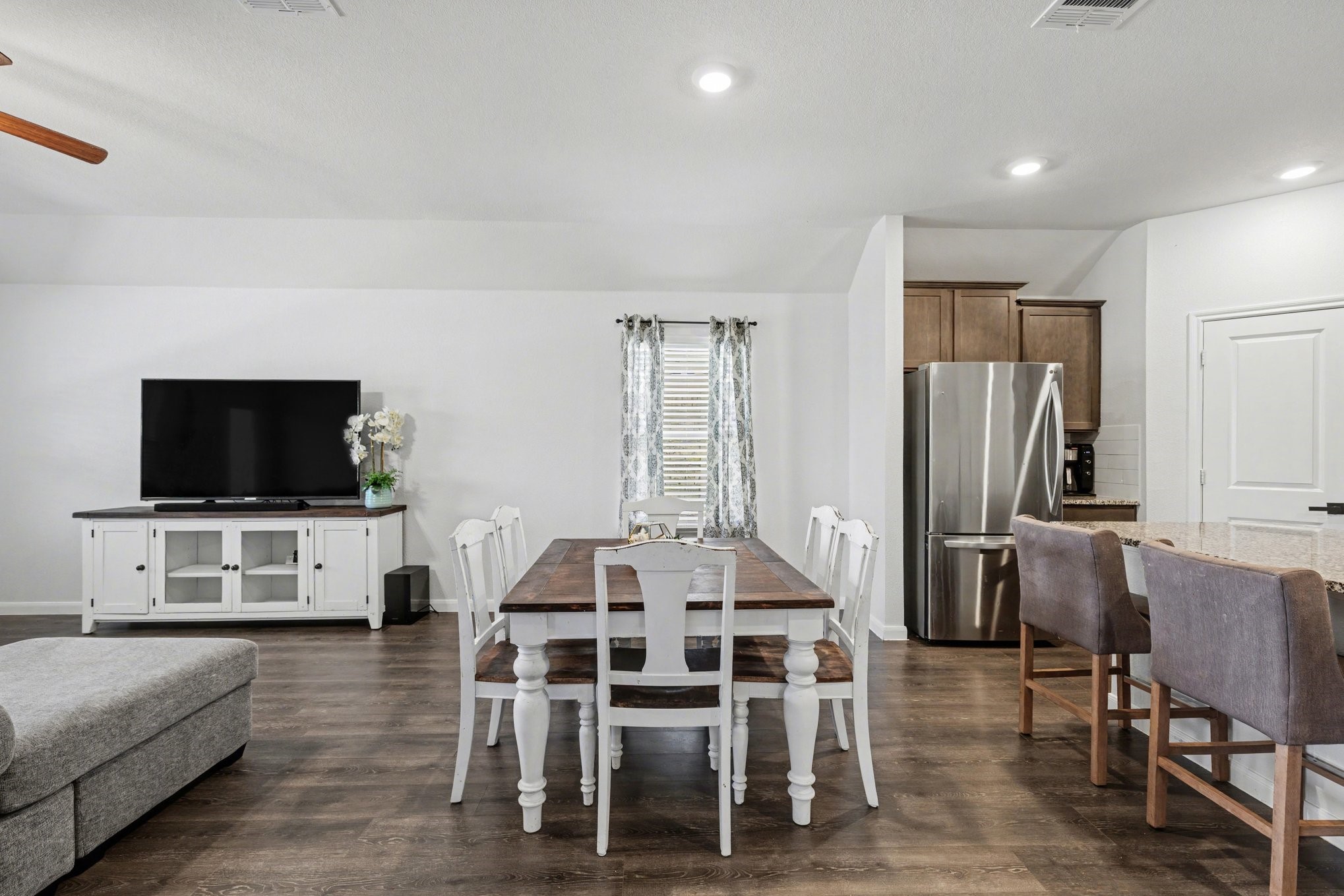 706 Spur Ridge