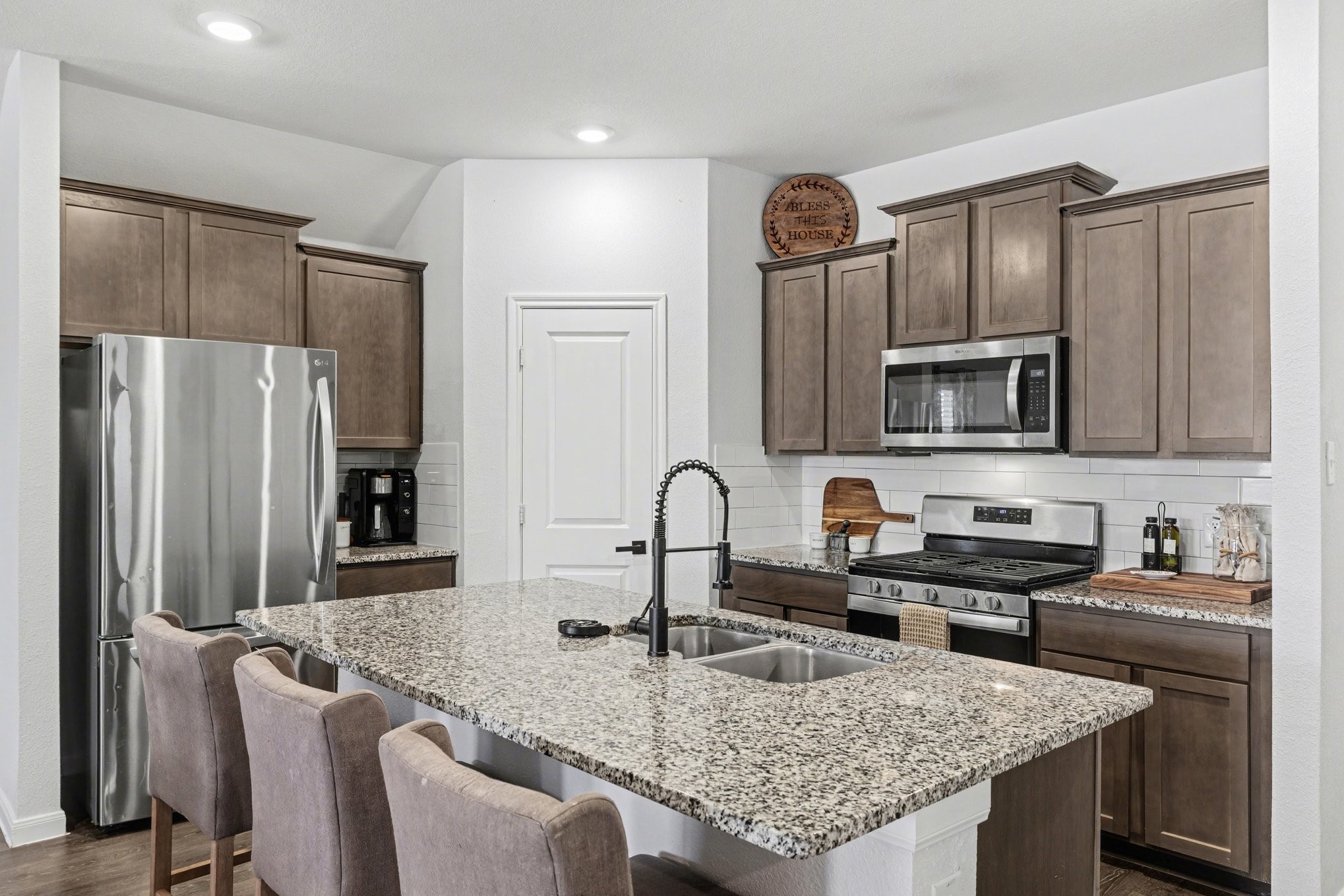 706 Spur Ridge