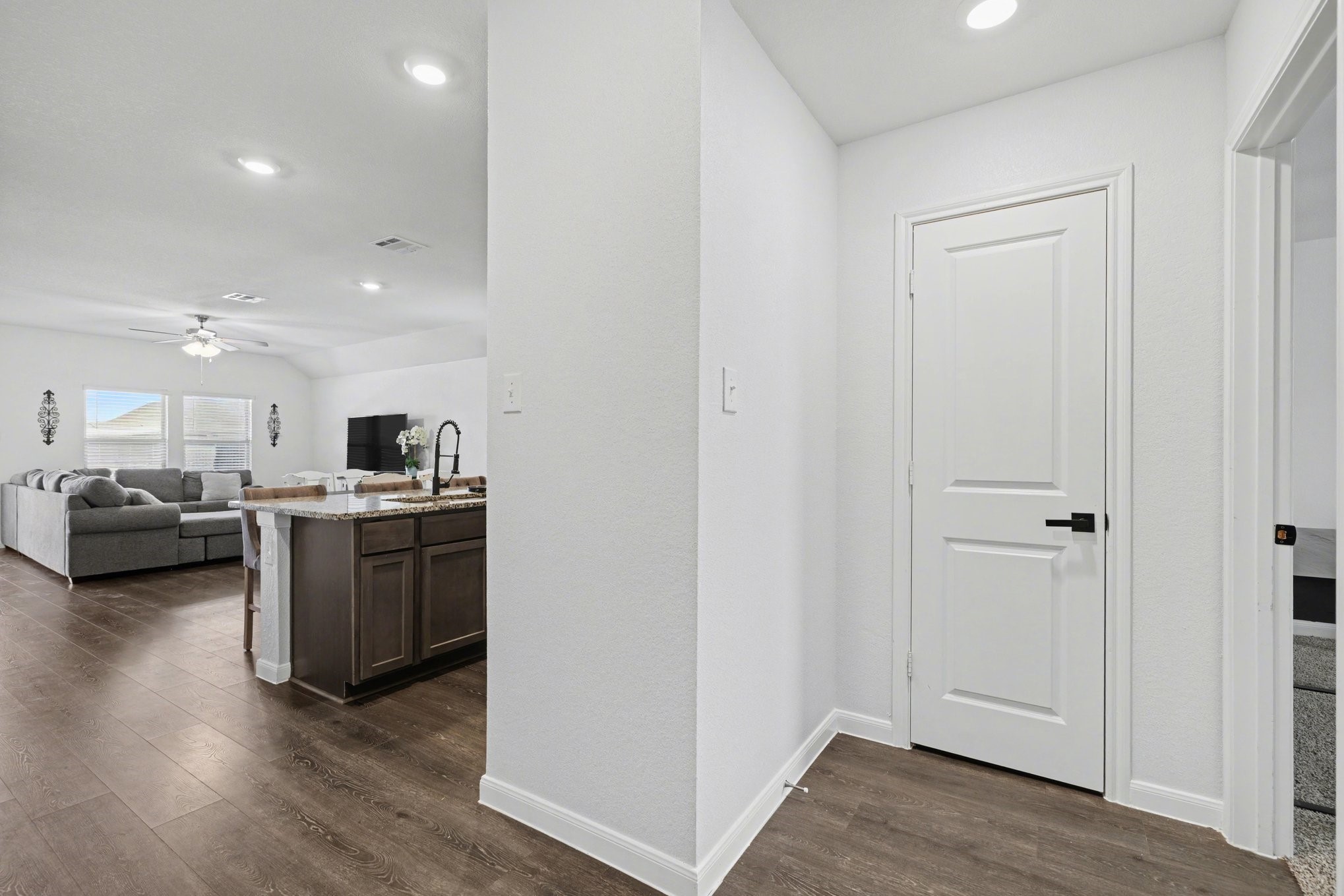 706 Spur Ridge
