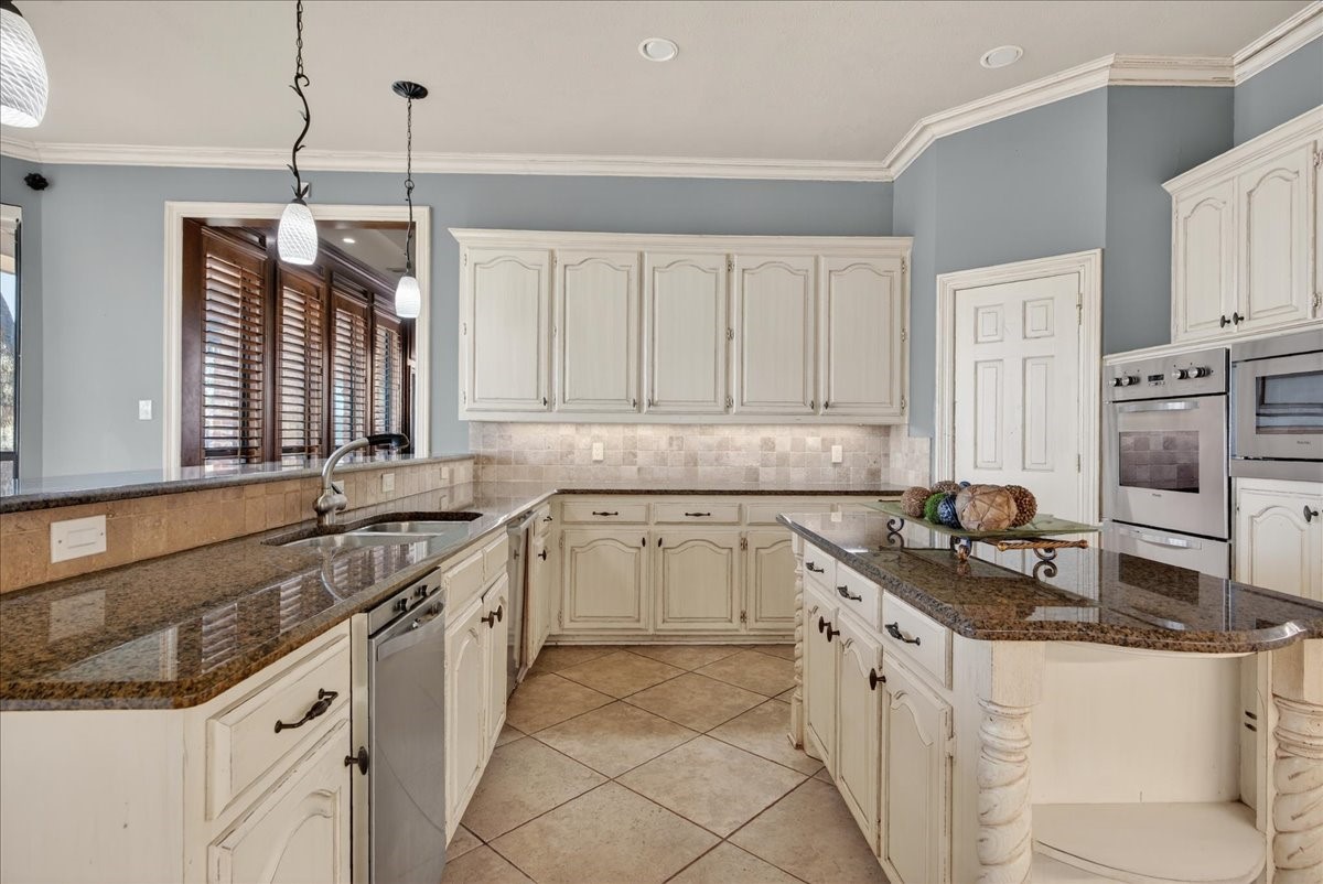 5321 Corinthian Bay Drive