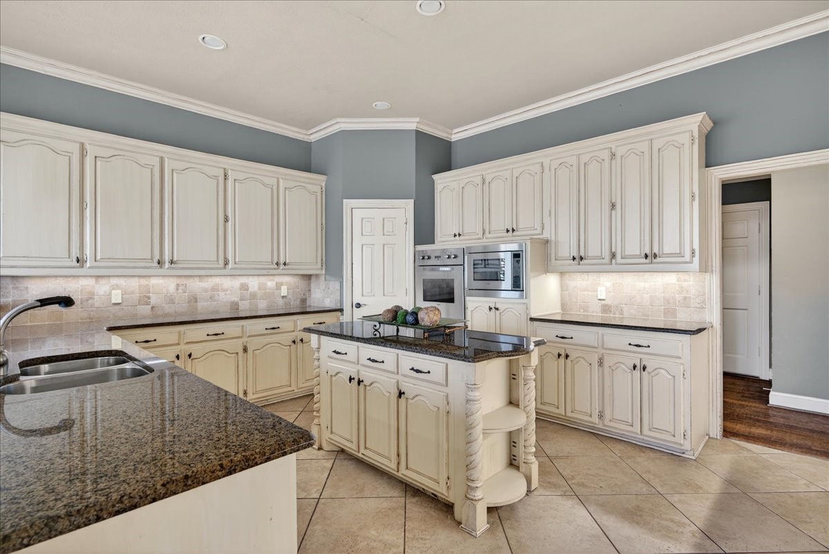 5321 Corinthian Bay Drive
