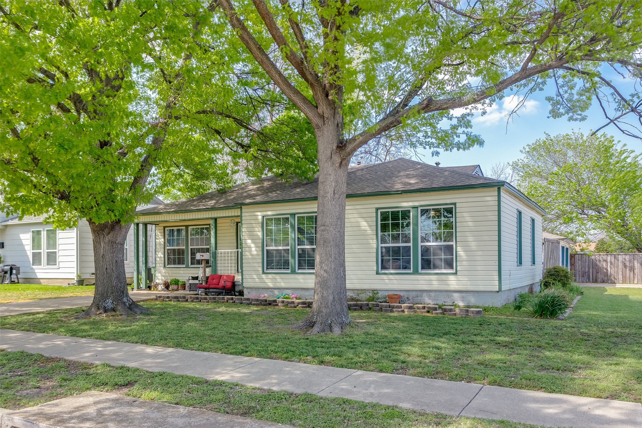 801 Holly Drive