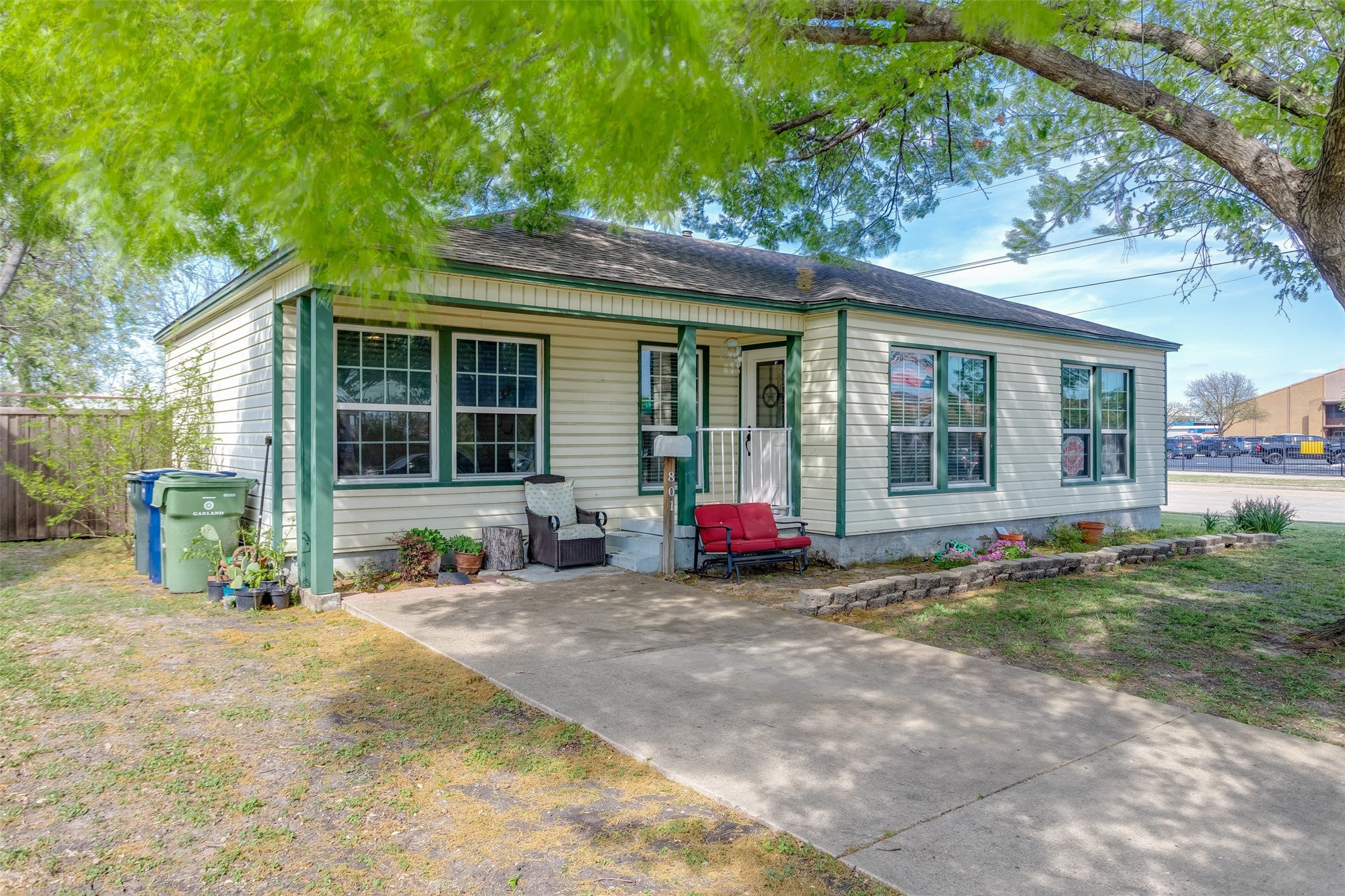 801 Holly Drive