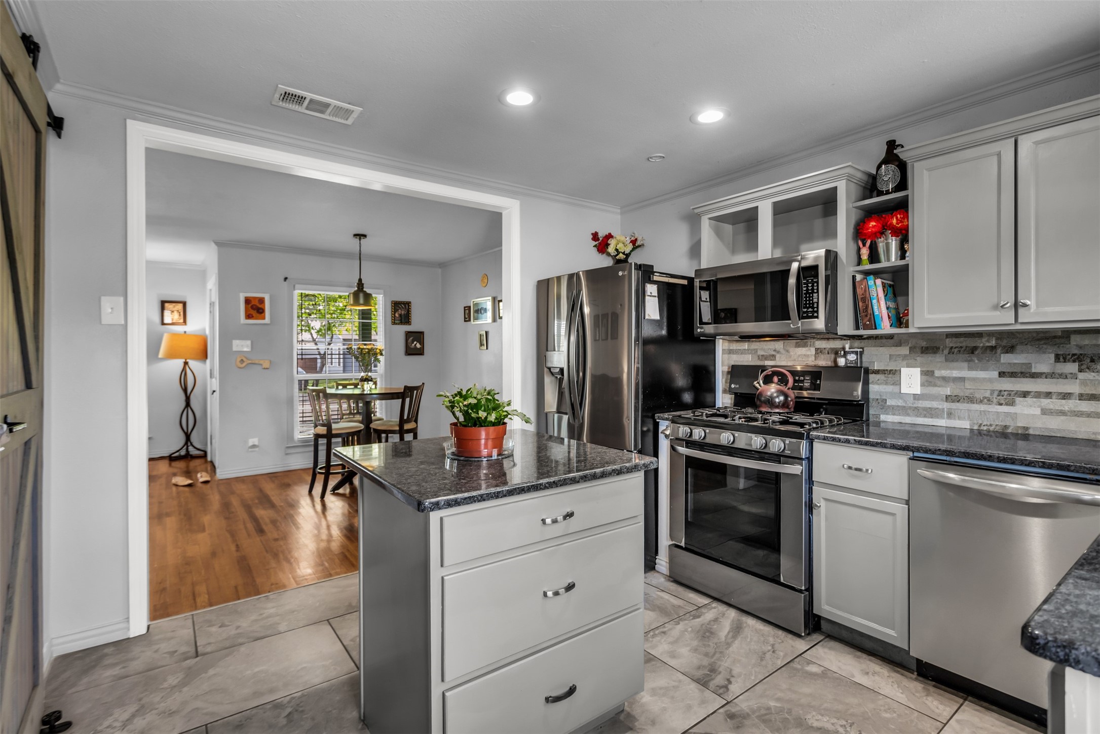 801 Holly Drive
