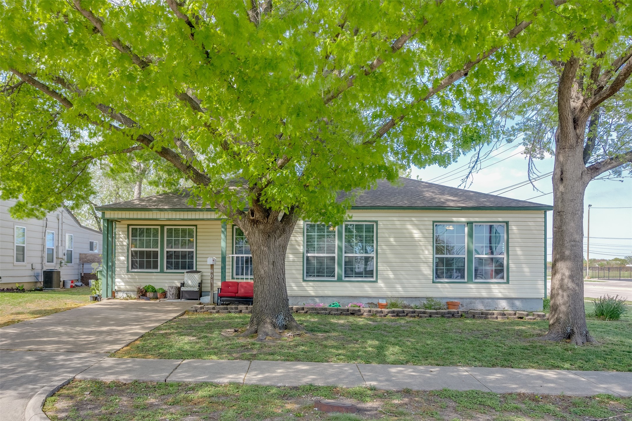 801 Holly Drive