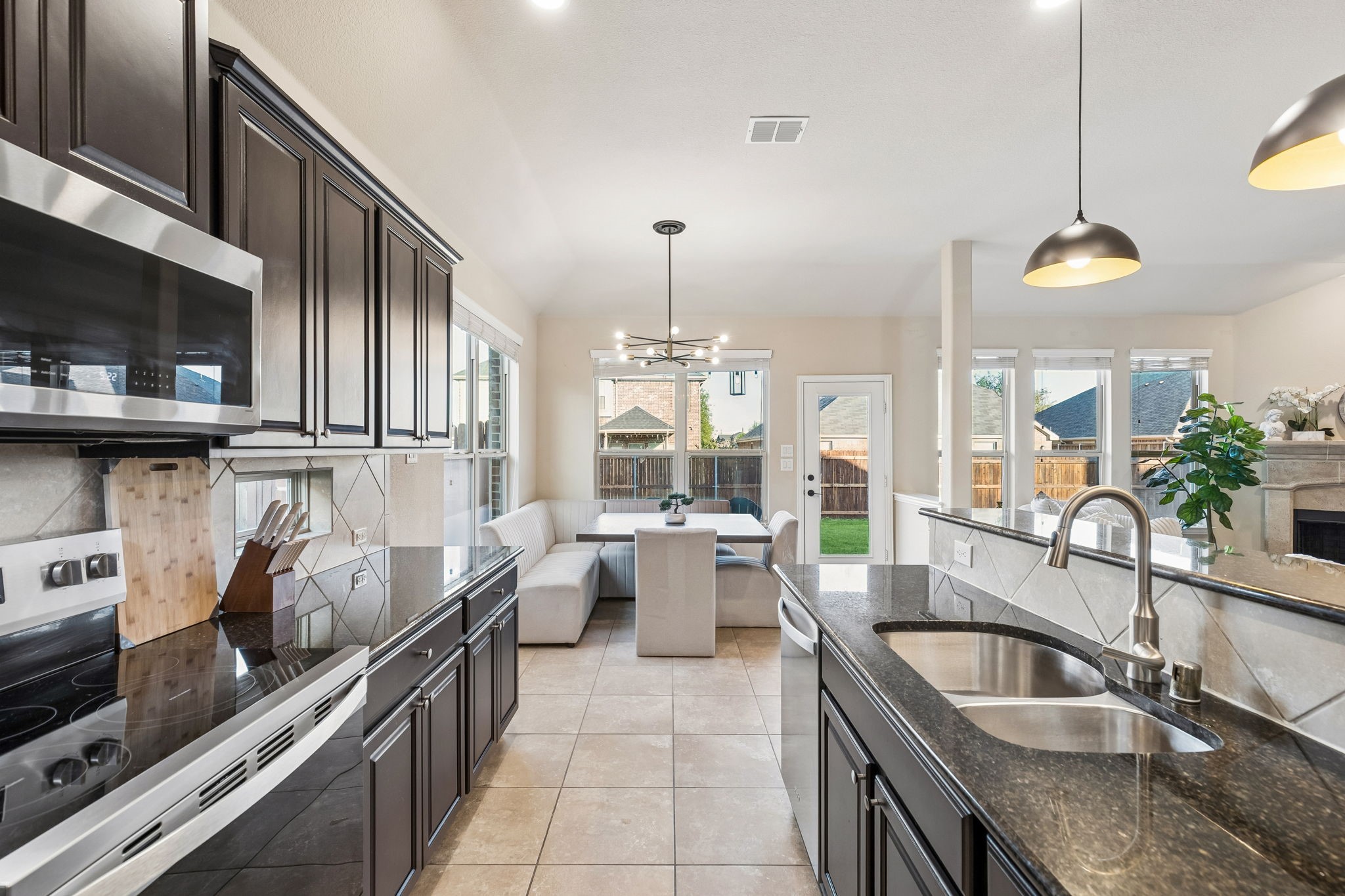 5009 Bluewater Drive